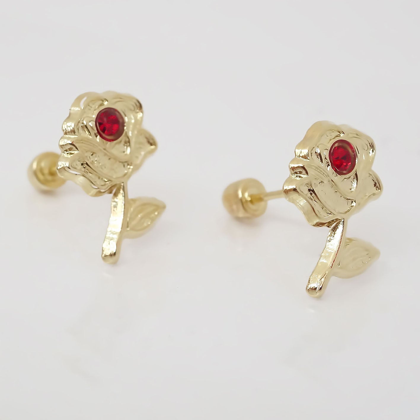 Amor Eterno - Broquel Rosa La Bella Y La Bestia Aretes Oro 10k