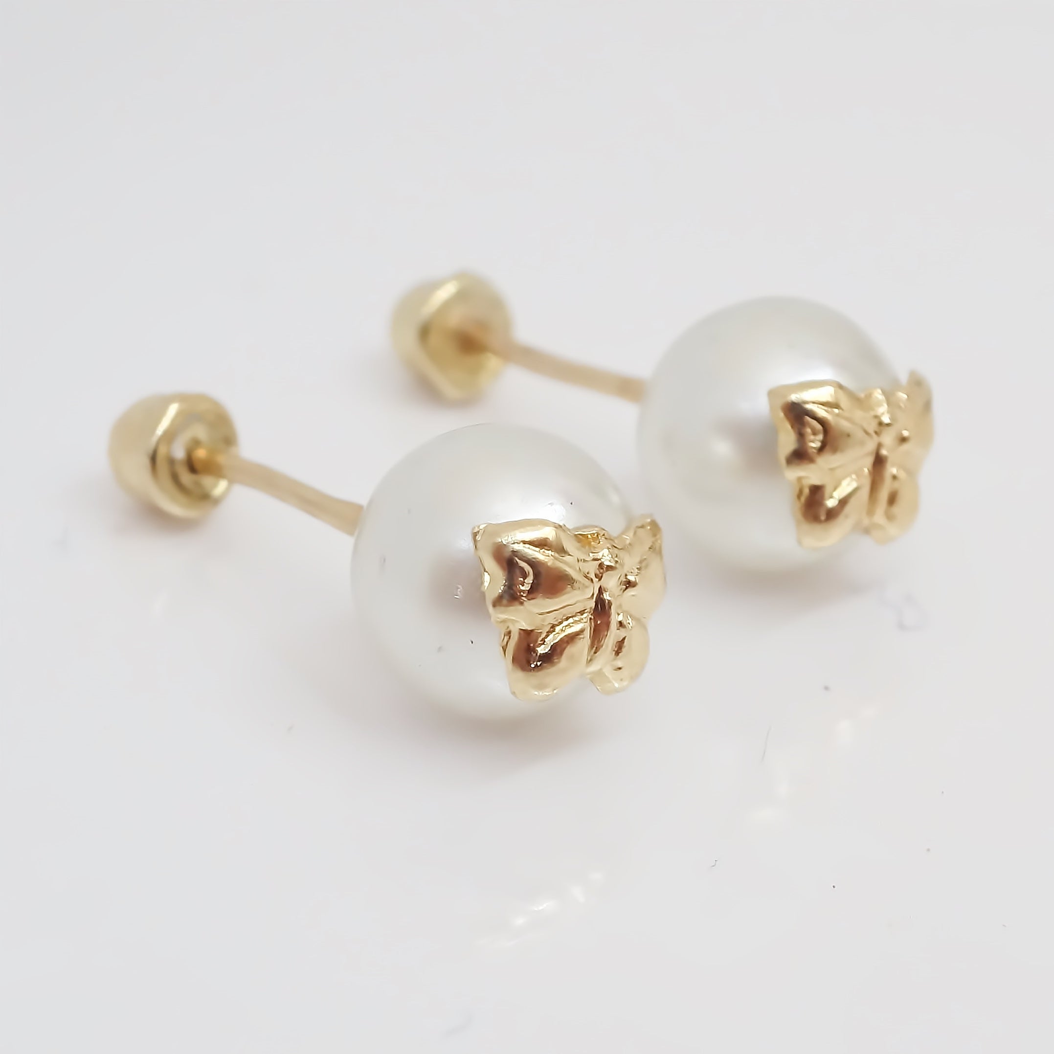 Amor Eterno - Broqueles Perla Mariposa / Aretes / Oro 10k