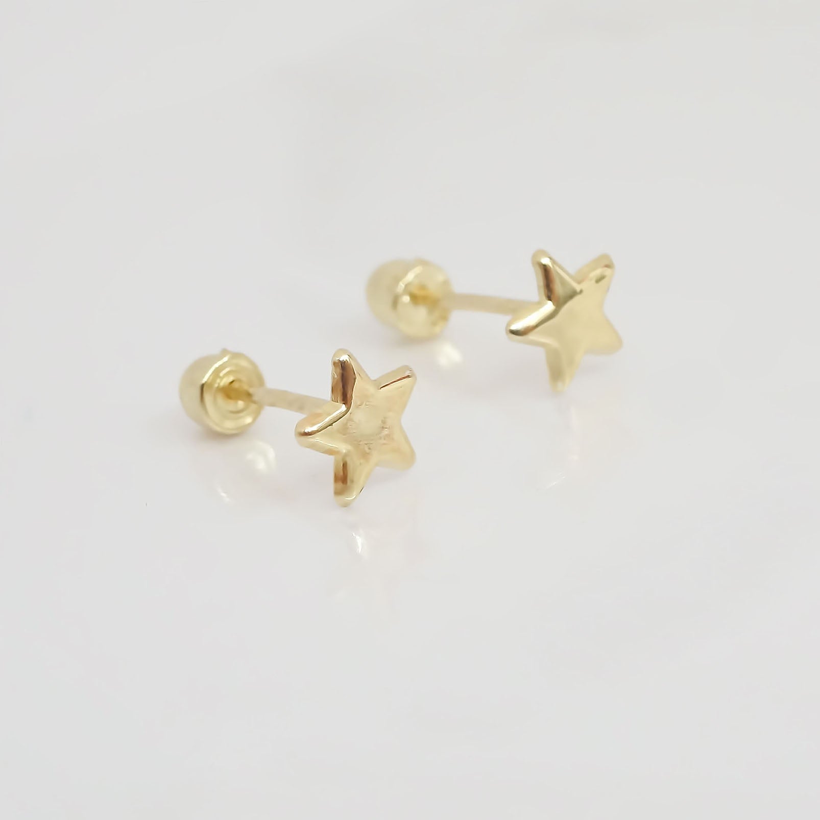 Amor Eterno - Broqueles Estrella Mini Bebé Aretes / Oro 10k