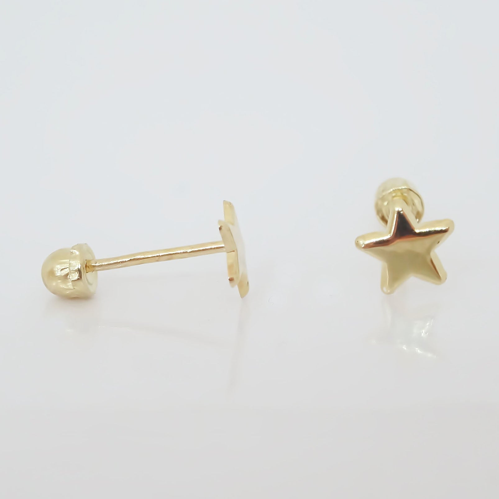 Amor Eterno - Broqueles Estrella Mini Bebé Aretes / Oro 10k