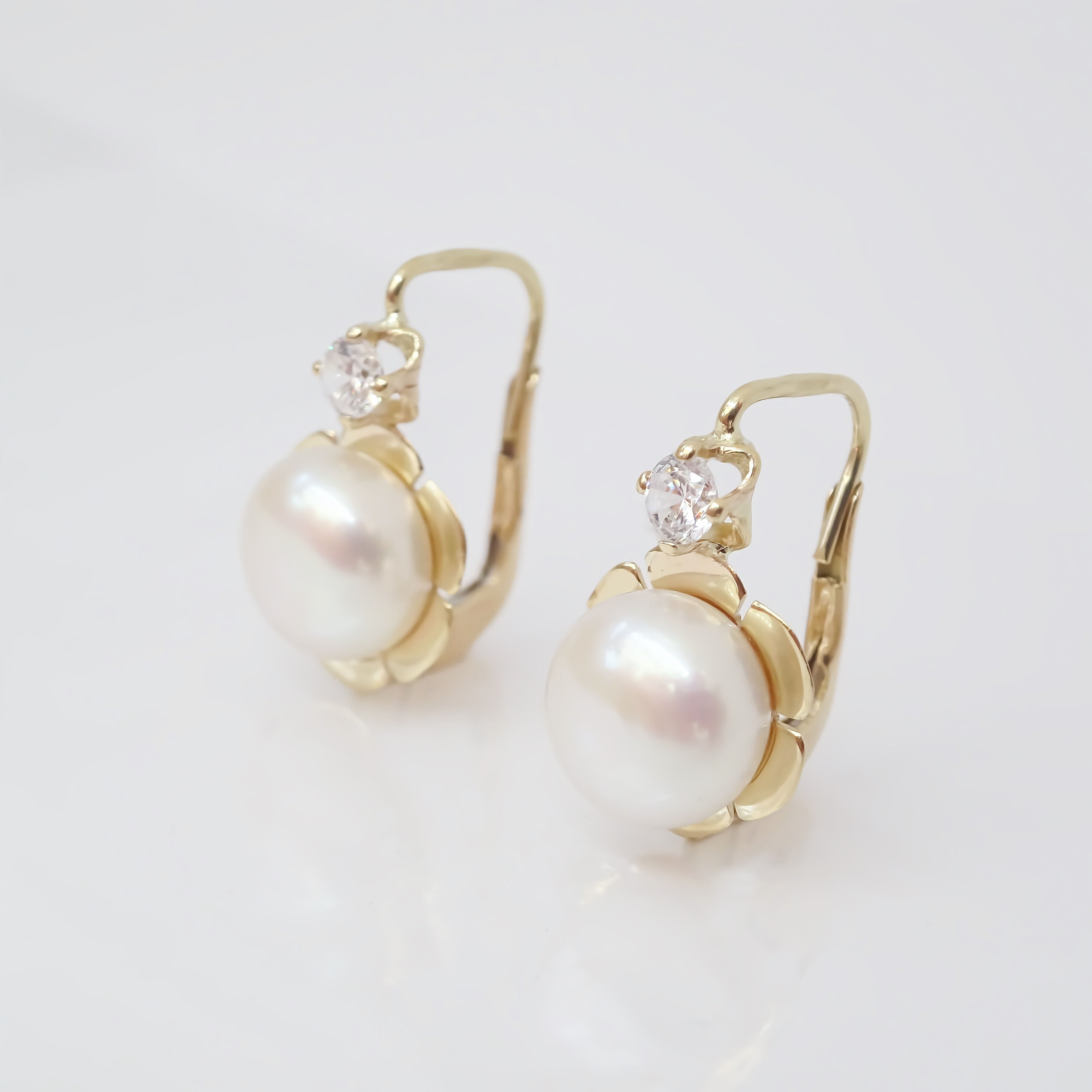 Amor Eterno - Arracada Flor Perla Diamante Aretes / Oro 10k