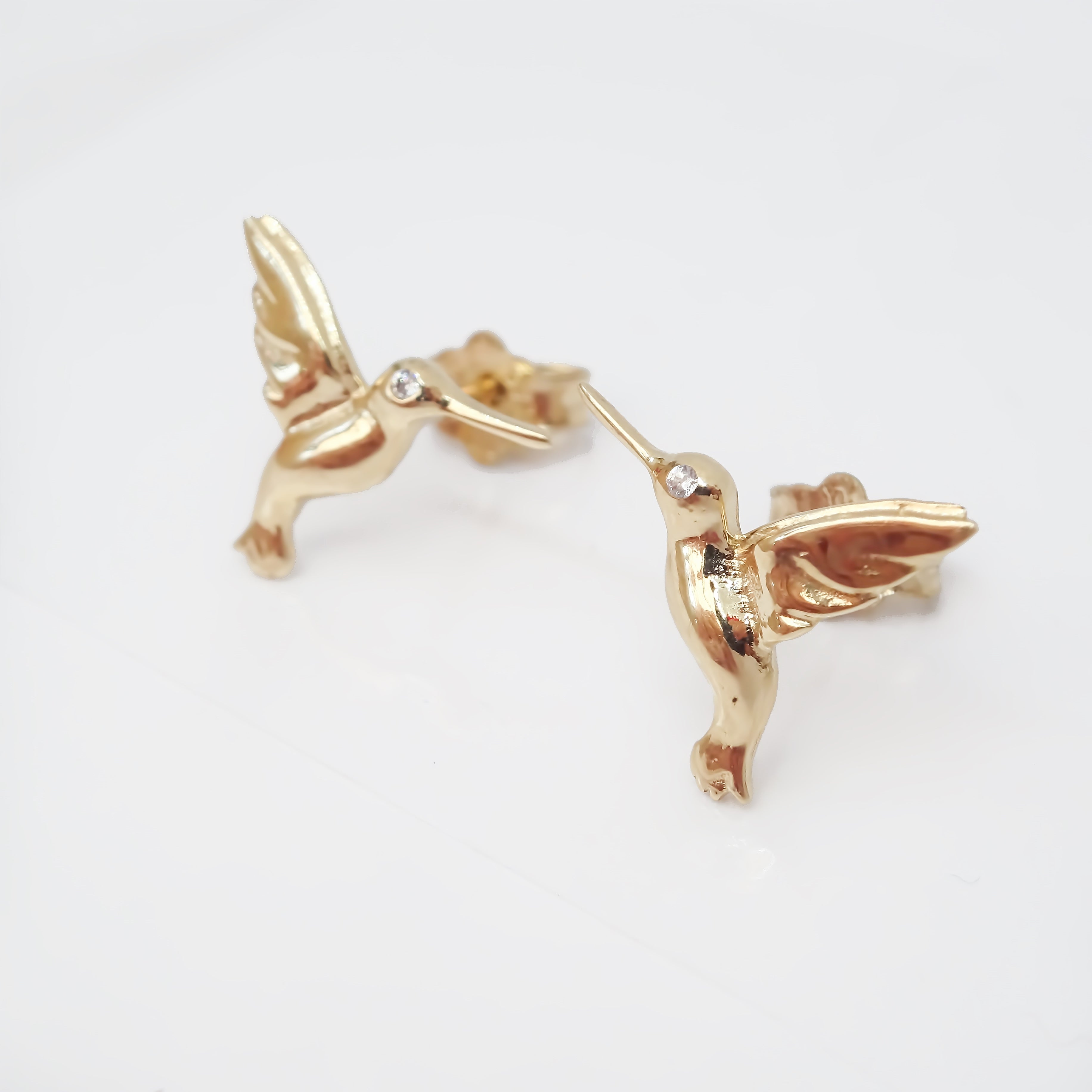 Amor Eterno - Aretes Colibrí Broche Mariposa / Oro 10k