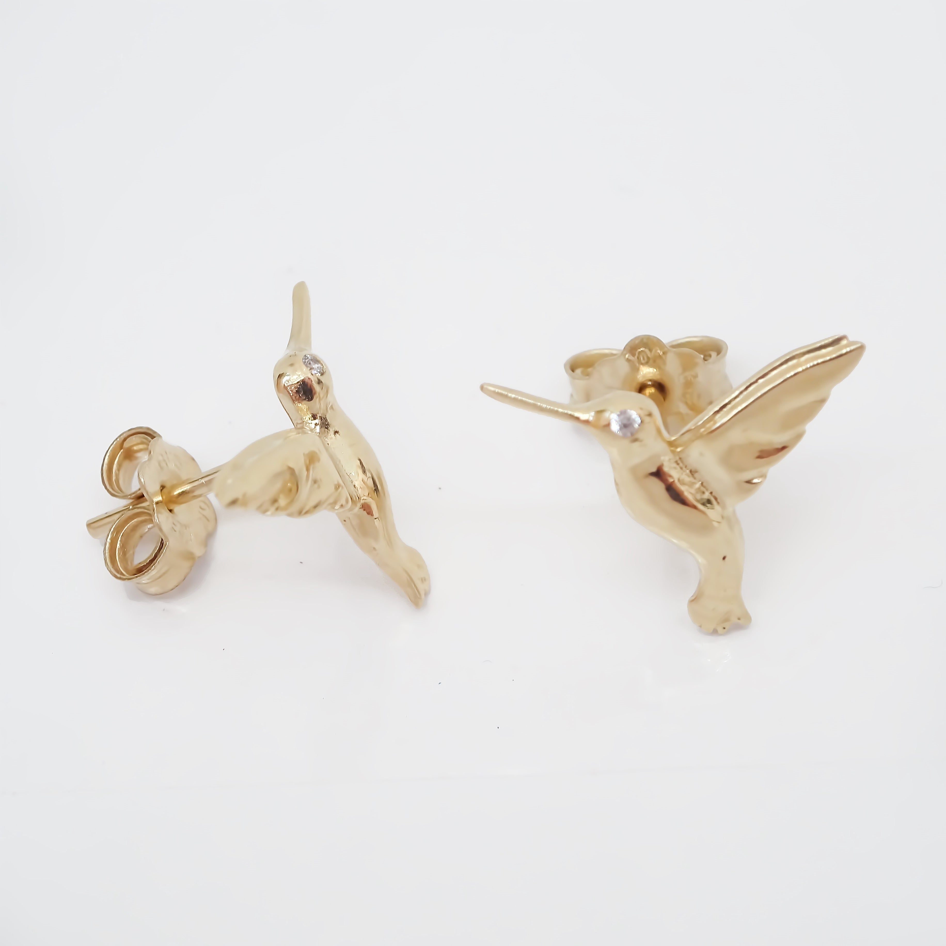 Amor Eterno - Aretes Colibrí Broche Mariposa / Oro 10k