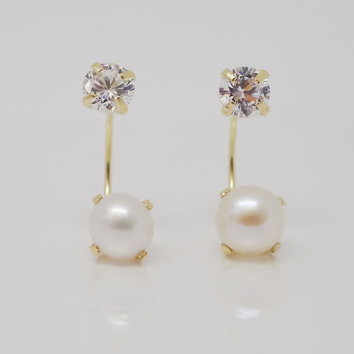 Amor Eterno - Broqueles Curvos / Aretes / Oro Sólido 10k / Perla
