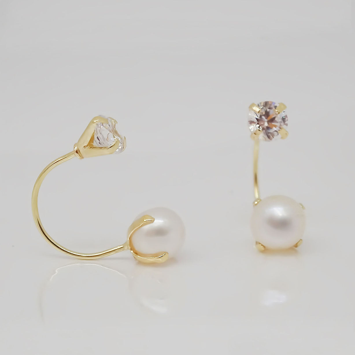 Amor Eterno - Broqueles Curvos / Aretes / Oro Sólido 10k / Perla