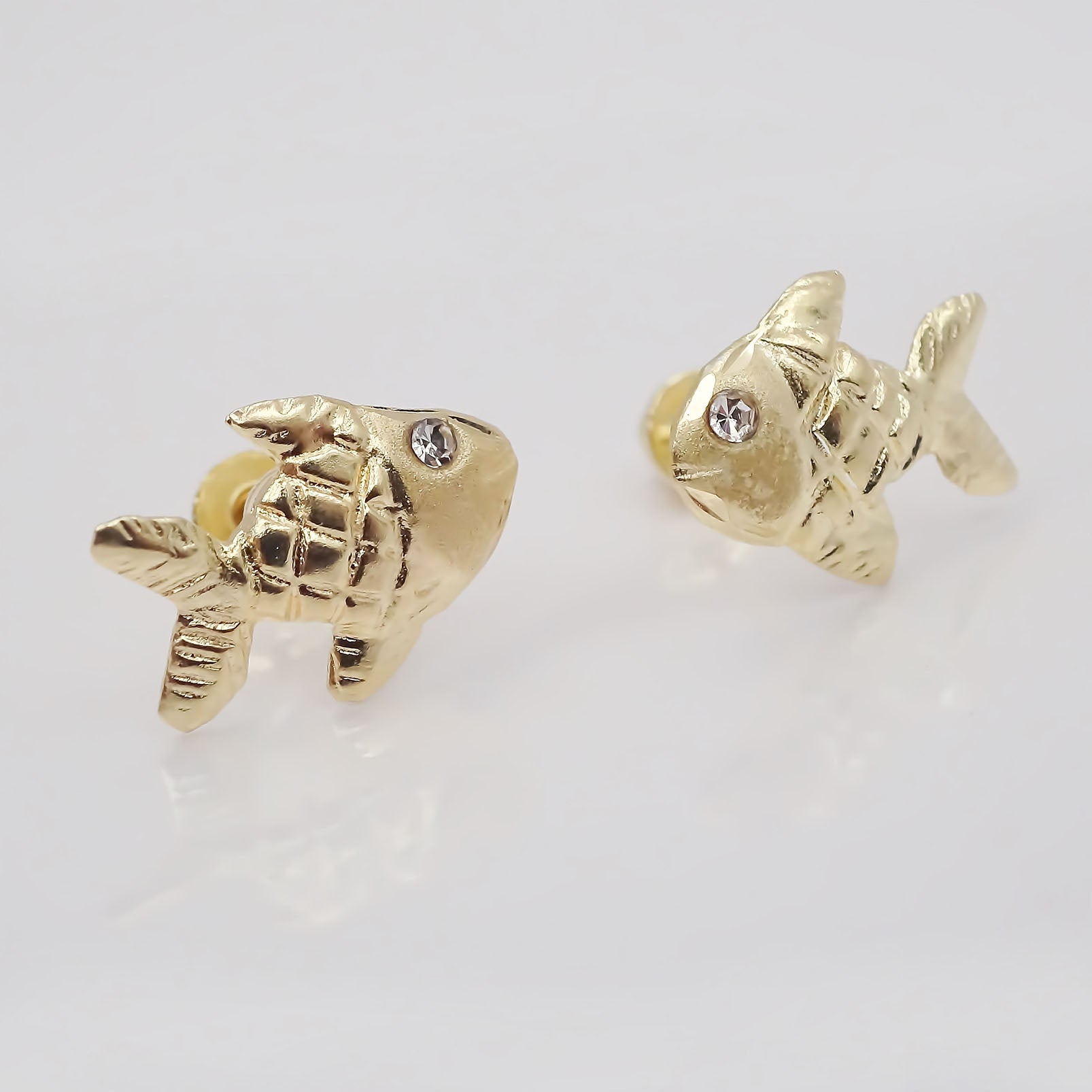Amor Eterno - Broqueles Pez Playa / Aretes / Oro Sólido 10k