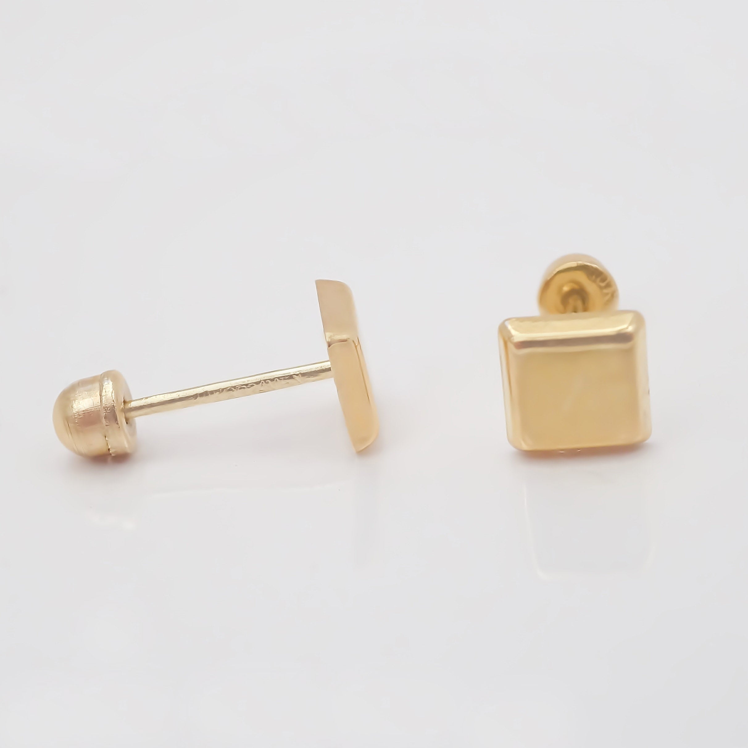 Amor Eterno - Broqueles Cuadro / Aretes / Oro Sólido 10k