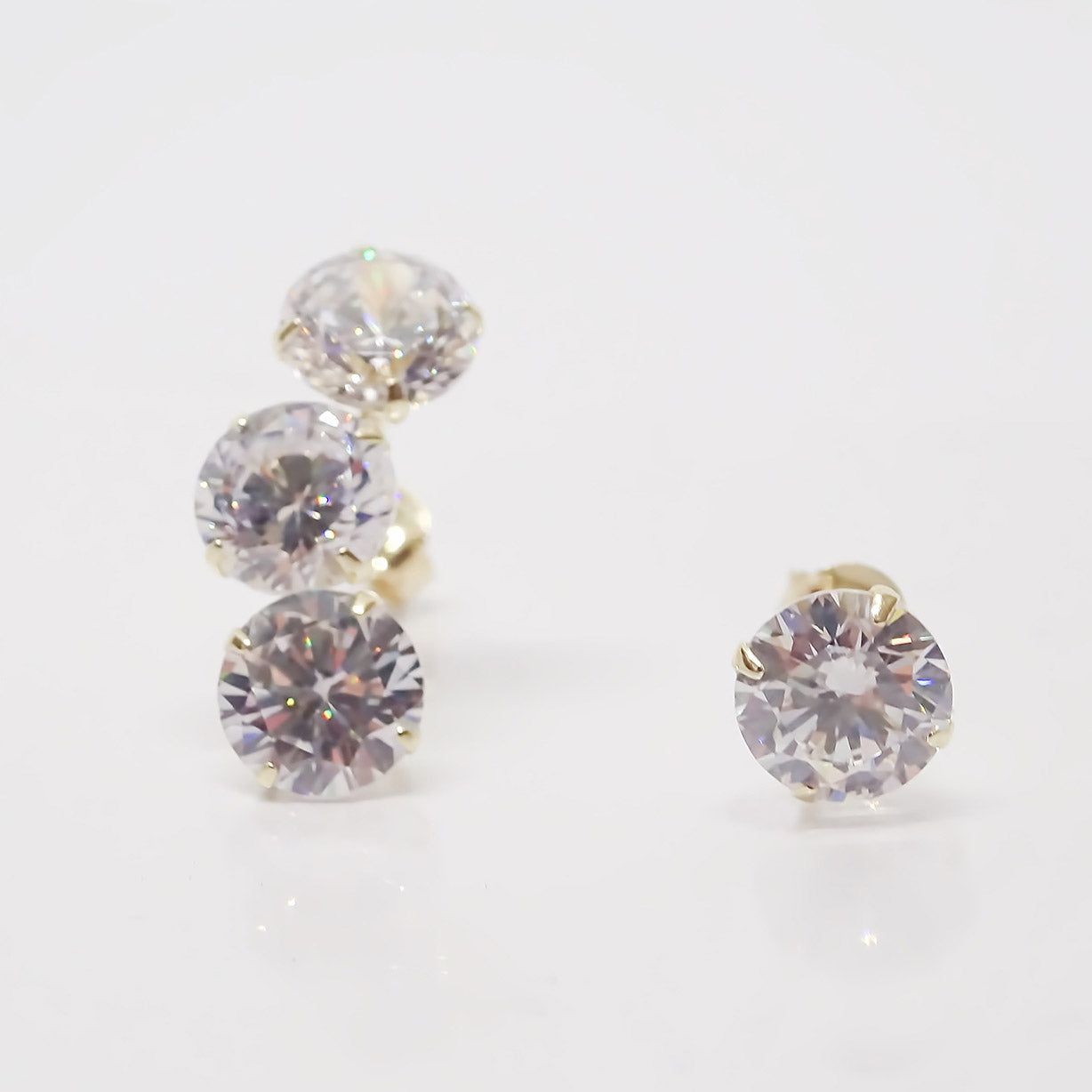 Amor Eterno - Broquel Círculo Desigual Aretes Oro Sólido 10k