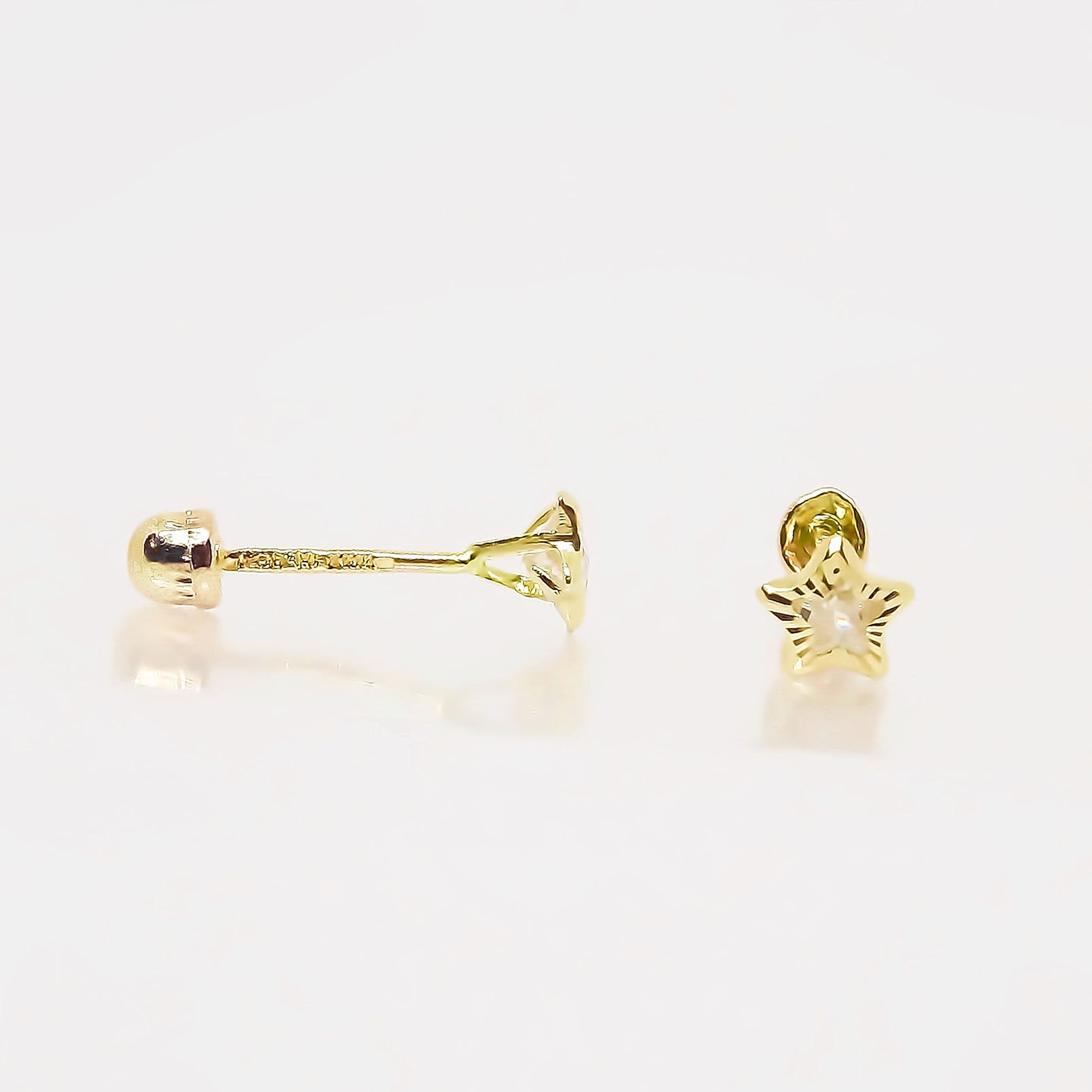 Amor Eterno - Broqueles / Estrella Facetada Bebé / Oro 10k