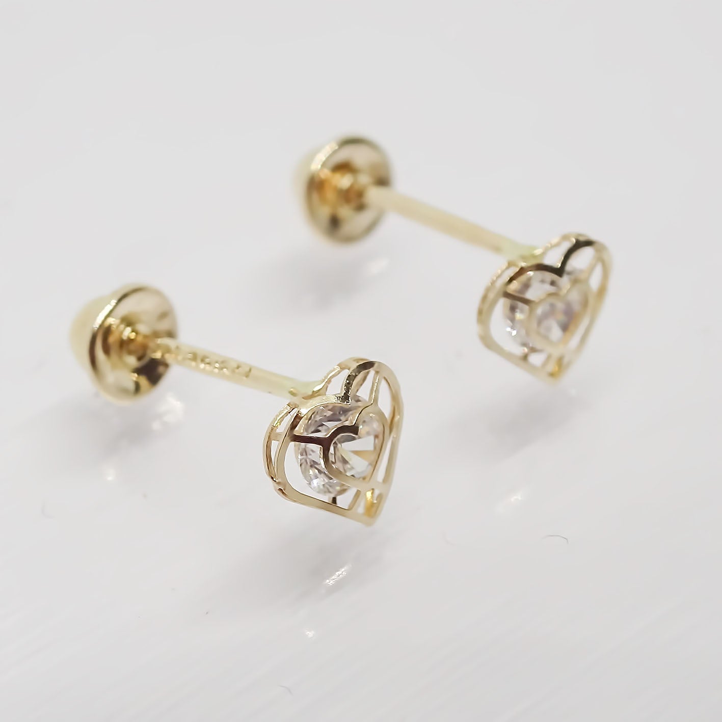 Amor Eterno - Broqueles Aretes Piercing / Bebé Mini Oro 14k / Corazón