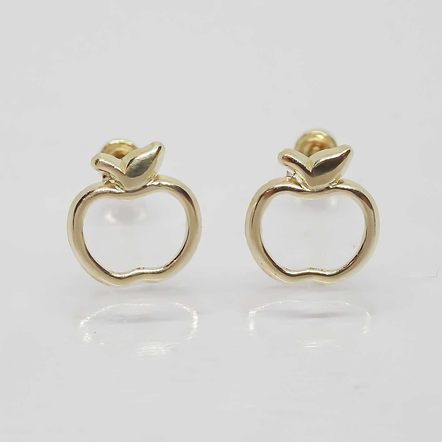 Amor Eterno - Broqueles Manzana Silueta / Aretes Oro 10k