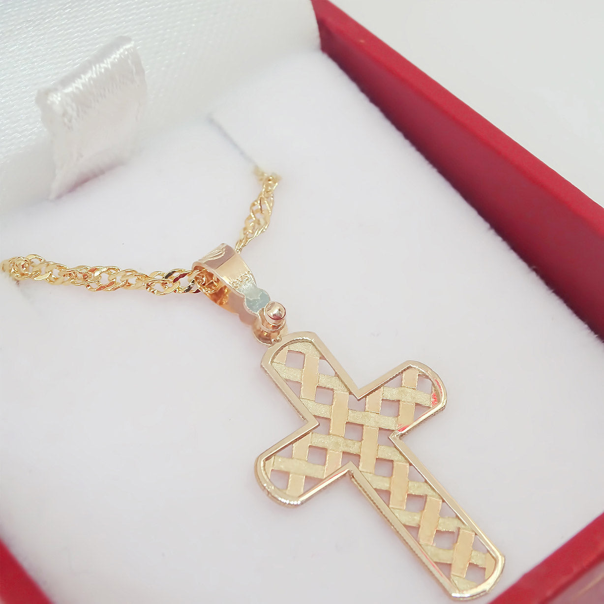 Amor Eterno - Dije Cruz Bejuco Crucifijo / Oro 10k + Cadena de Regalo