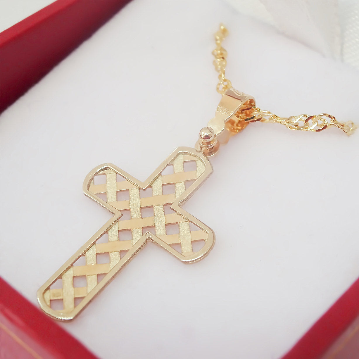 Amor Eterno - Dije Cruz Bejuco Crucifijo / Oro 10k + Cadena de Regalo