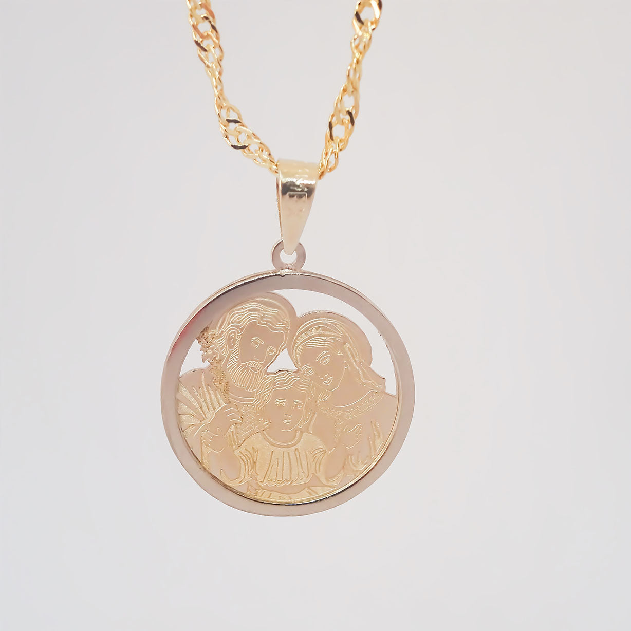 Amor Eterno - Dije Medalla Sagrada Familia Oro 10k + Cadena
