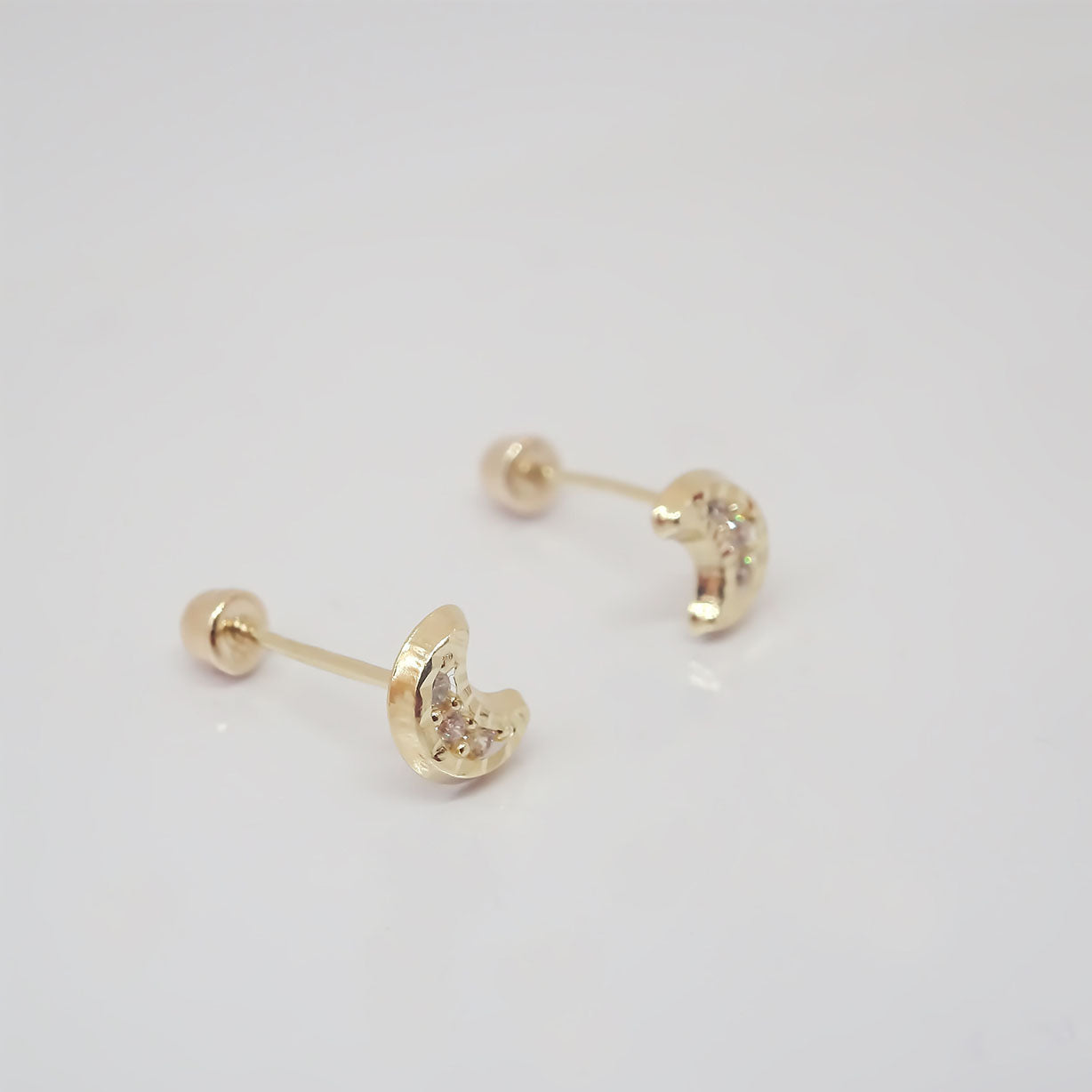 Amor Eterno - Broqueles Luna Mini Diamantes / Aretes Oro 10k