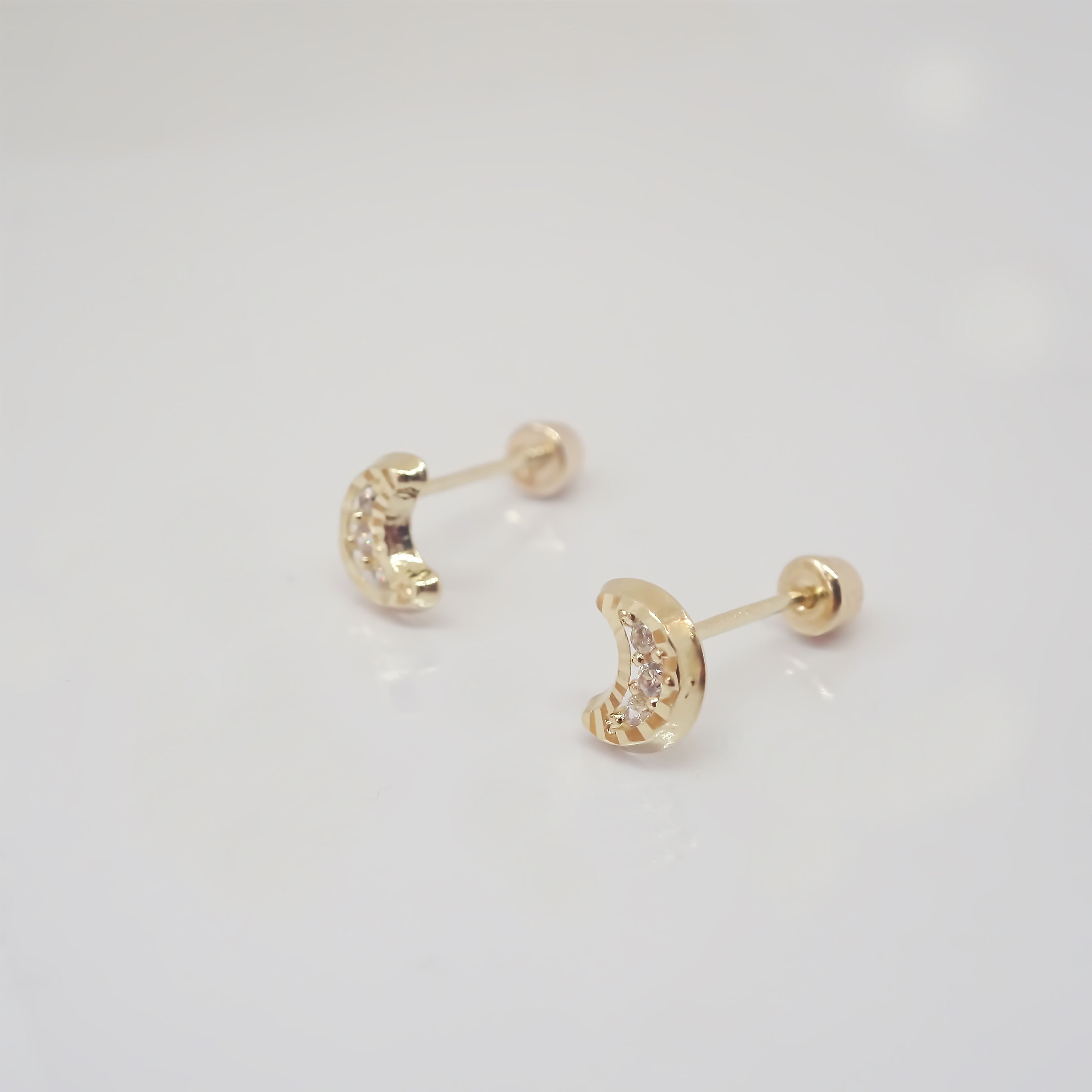Amor Eterno - Broqueles Luna Mini Diamantes / Aretes Oro 10k