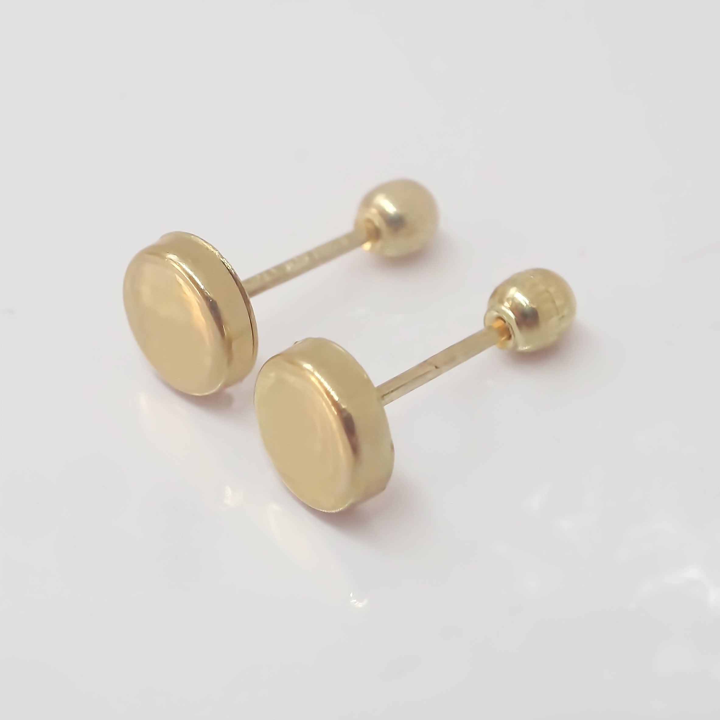 Amor Eterno - Broqueles Circulo Basic Bebé Aretes / Oro 10k