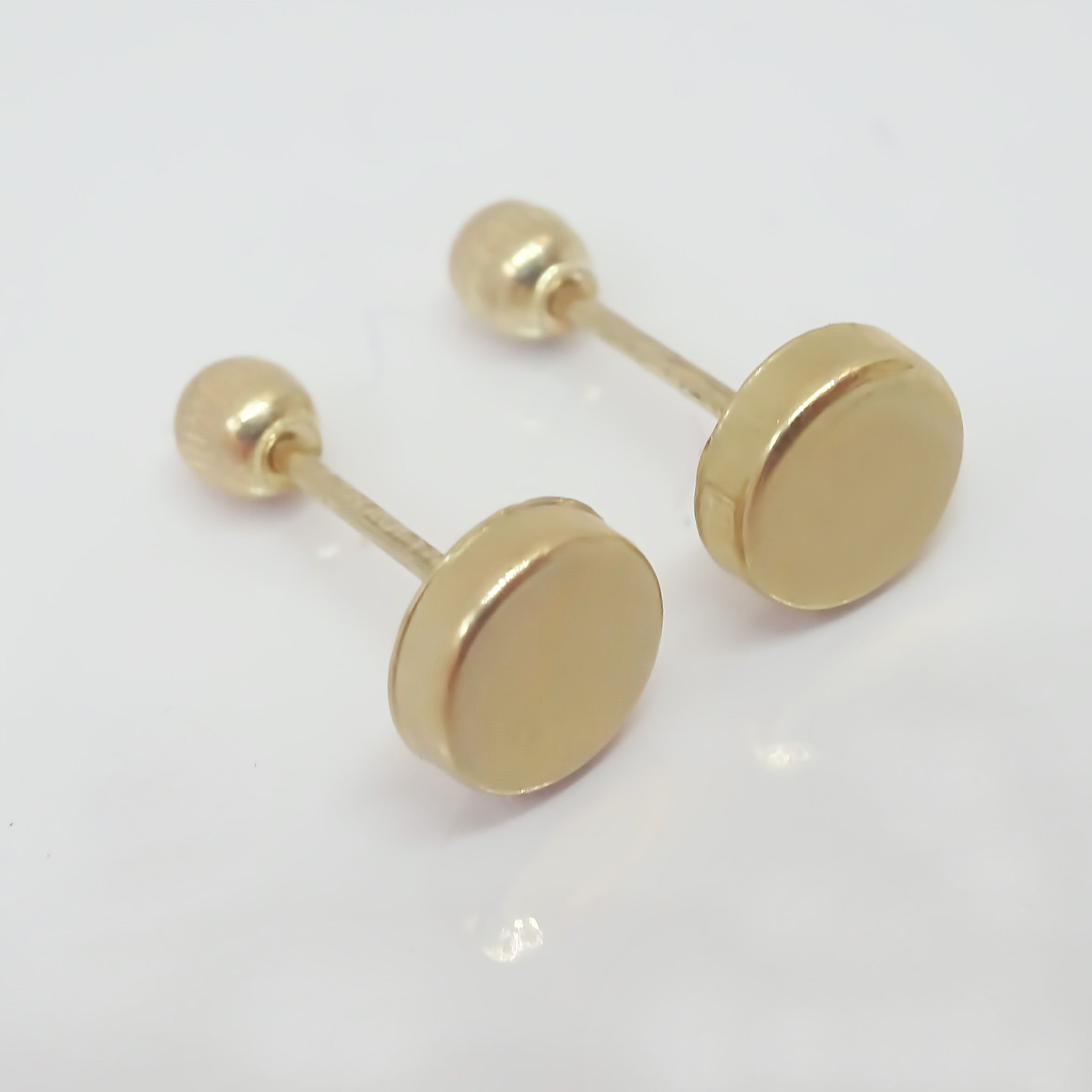 Amor Eterno - Broqueles Circulo Basic Bebé Aretes / Oro 10k