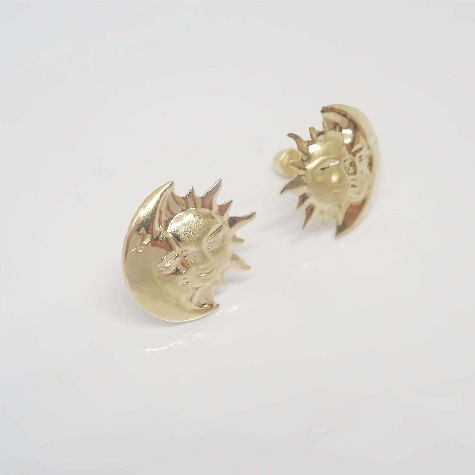 Amor Eterno - Broqueles Eclipse / Aretes / Oro 10k