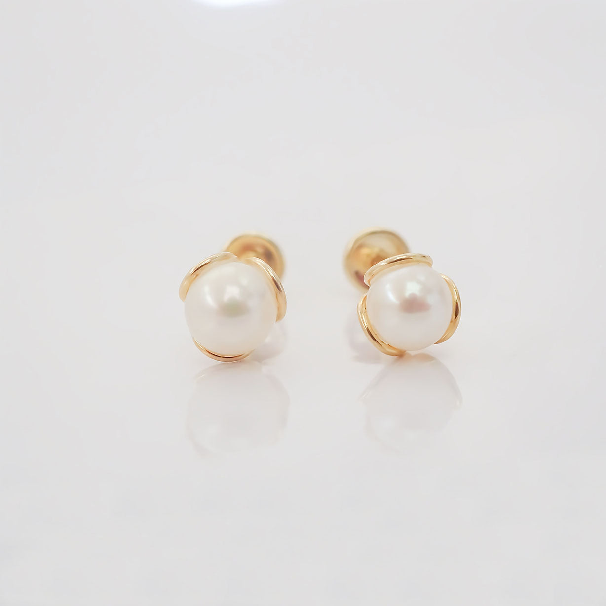Amor Eterno - Broqueles Deluxe Perla Flor / Aretes / Oro 10k