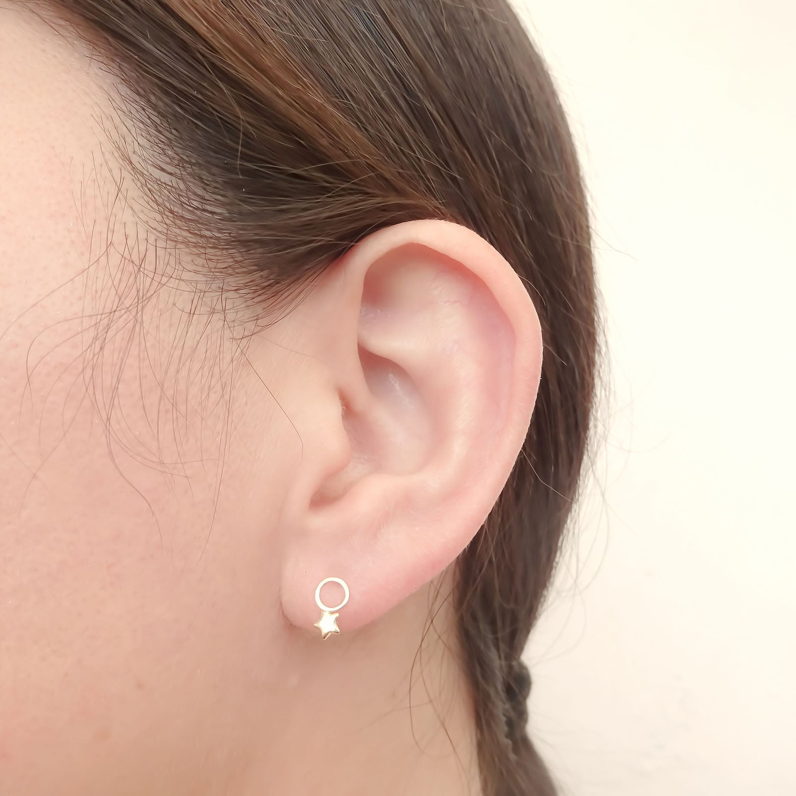 Amor Eterno - Broqueles Circulo Estrella / Aretes / Oro 10k