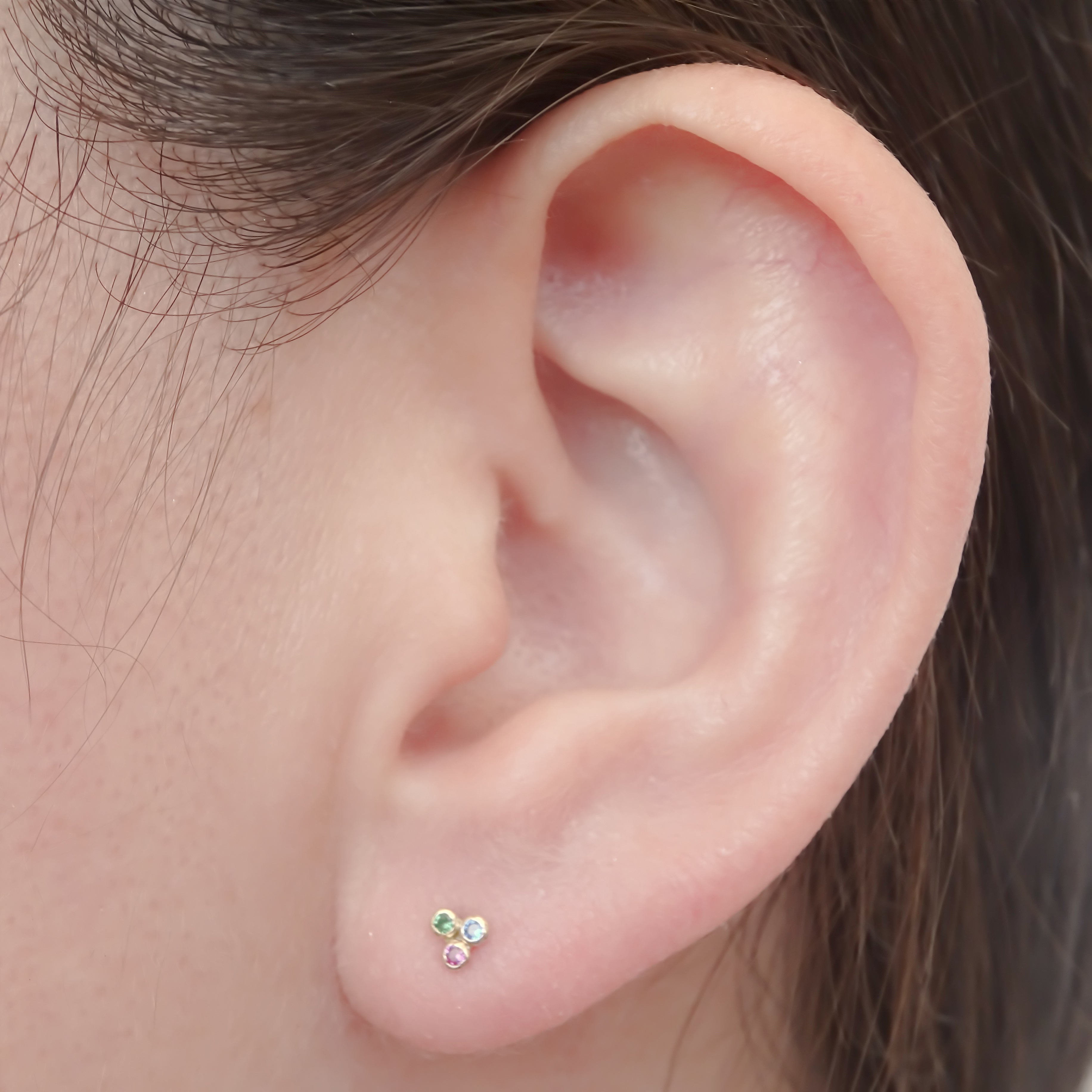 Amor Eterno - Broqueles Mini Trébol / Aretes / Oro 10k / Multicolor