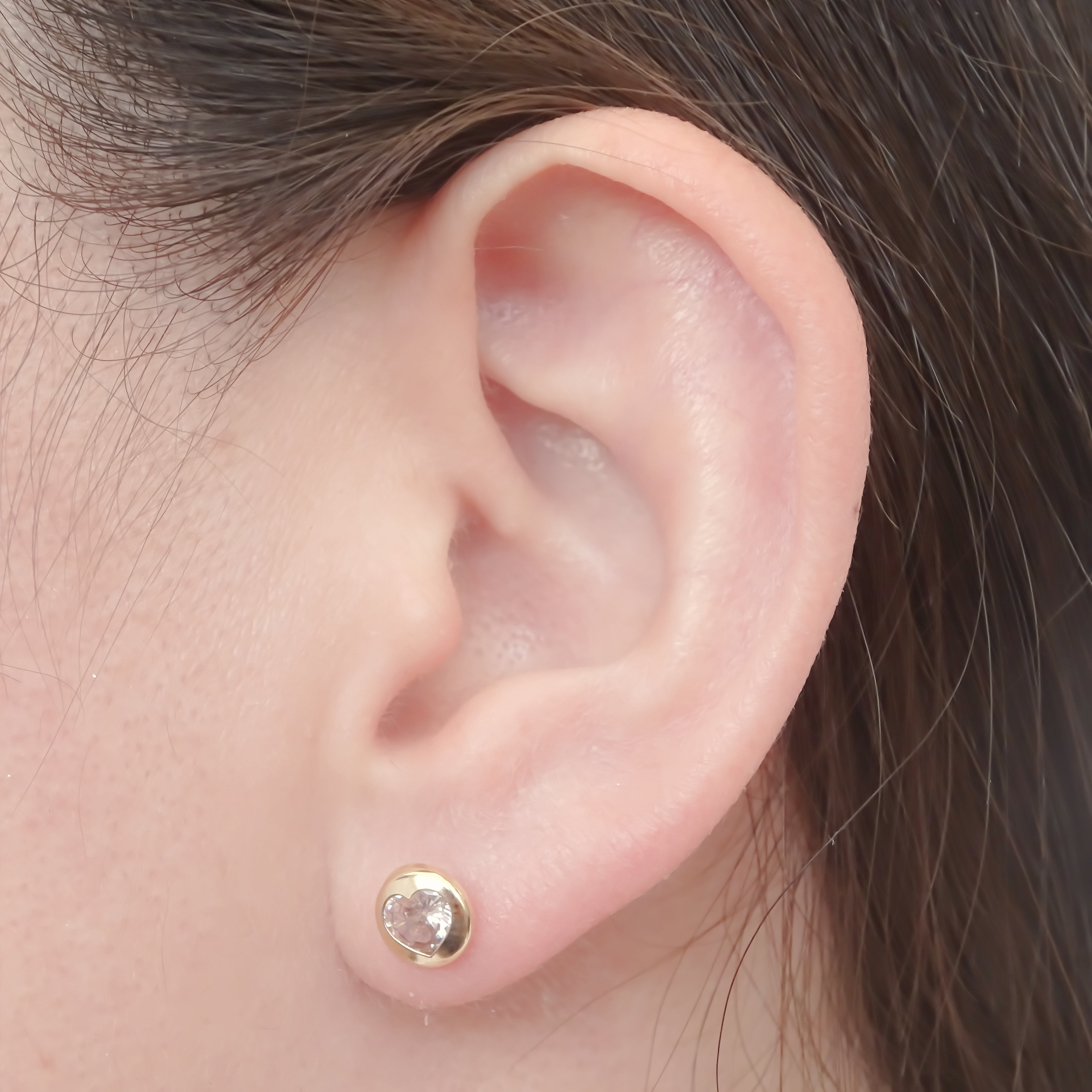 Amor Eterno - Broqueles Bisel Corazón / Aretes / Oro 10k / Transparente