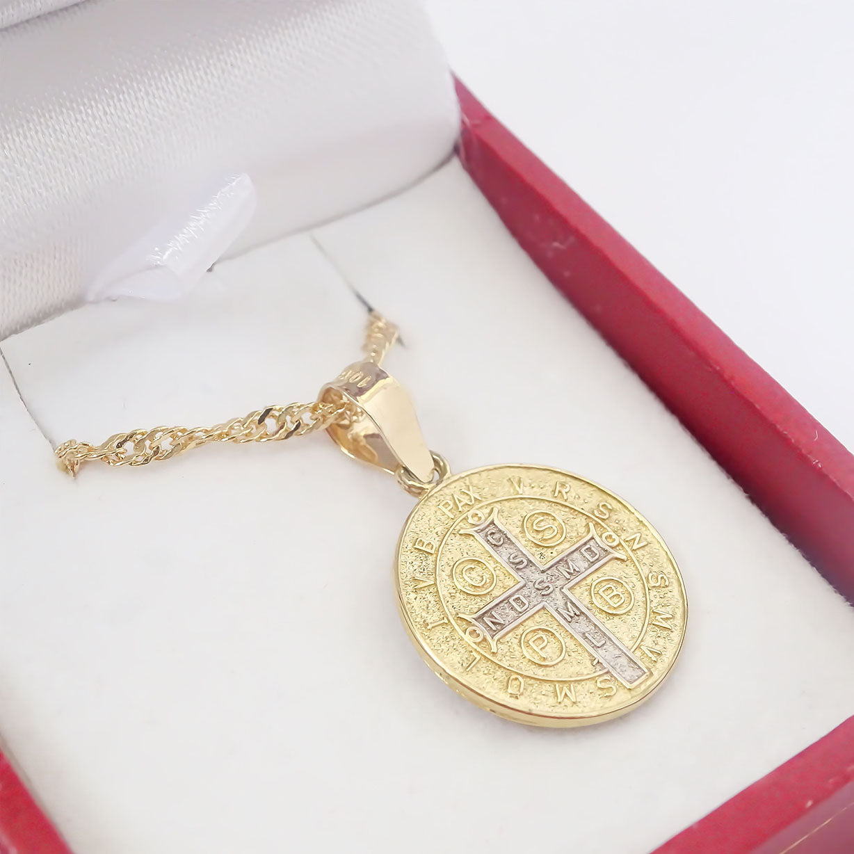 Amor Eterno - Dije Medalla San Benito / 2 Oros 10k + Cadena de Regalo