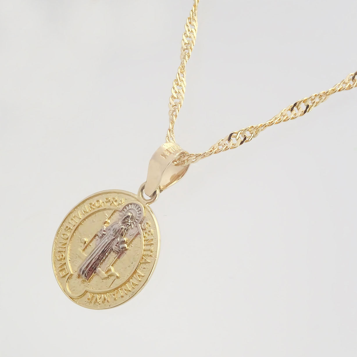 Amor Eterno - Dije Medalla San Benito / 2 Oros 10k + Cadena de Regalo
