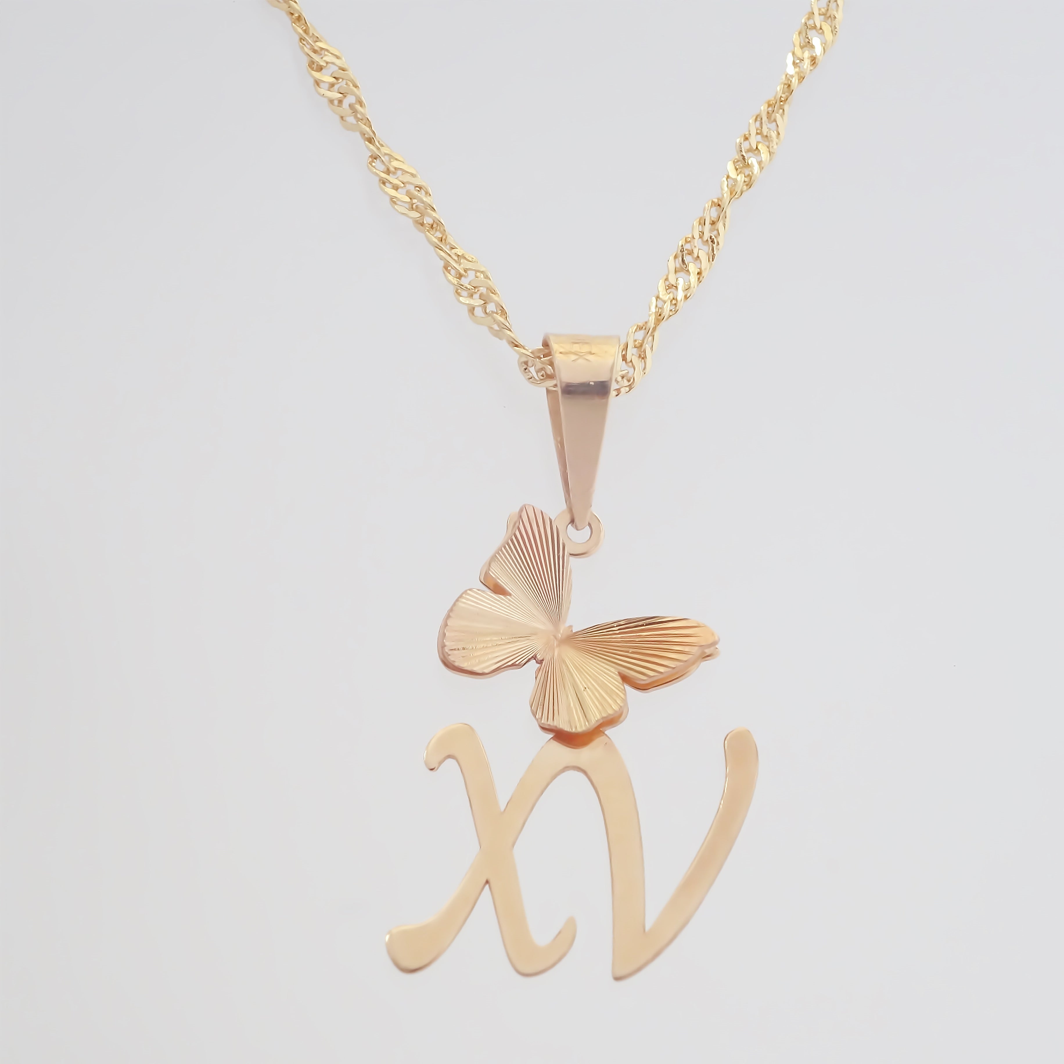 Amor Eterno - Dije XV Años Mariposa / Oro 10k Cadena de Regalo
