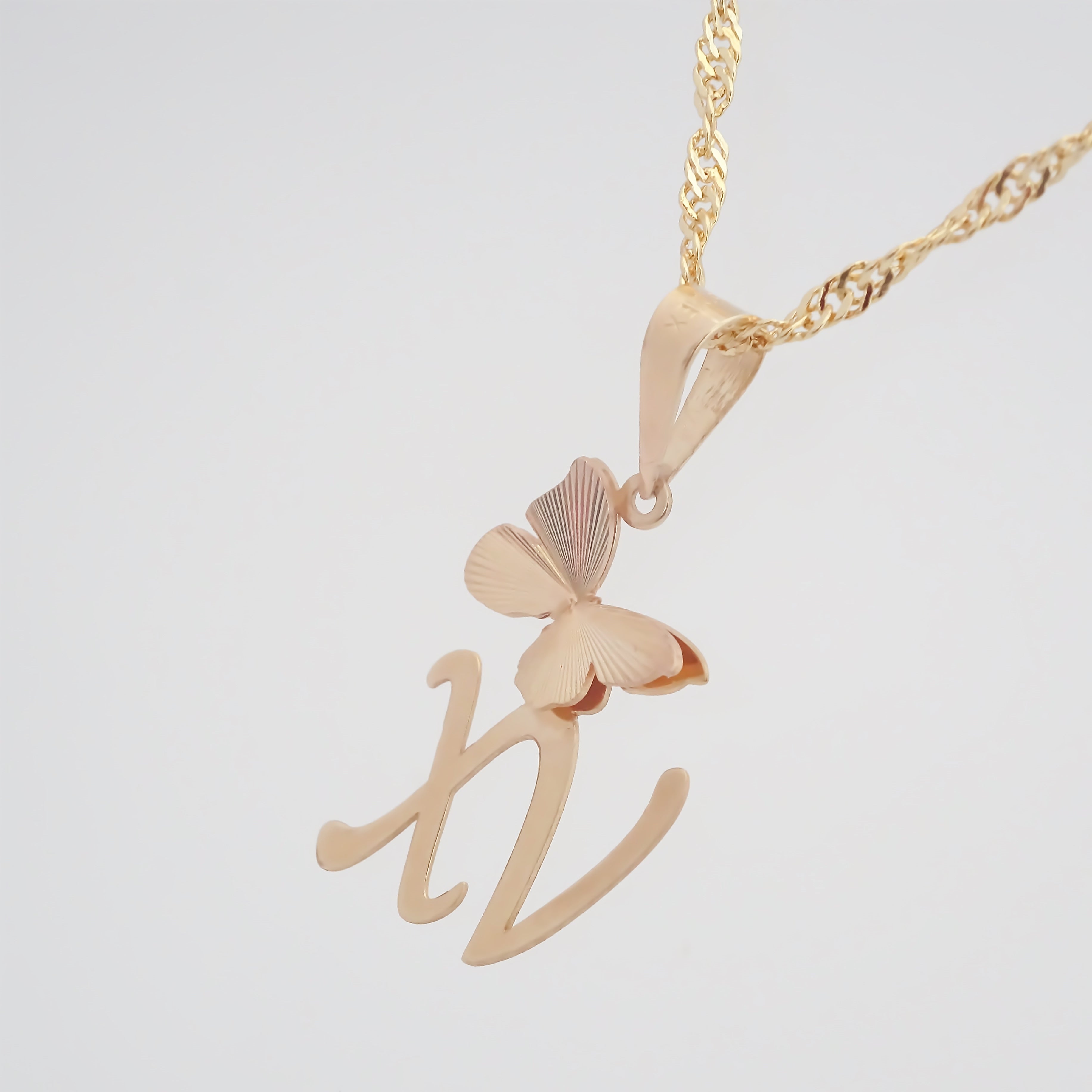 Amor Eterno - Dije XV Años Mariposa / Oro 10k Cadena de Regalo