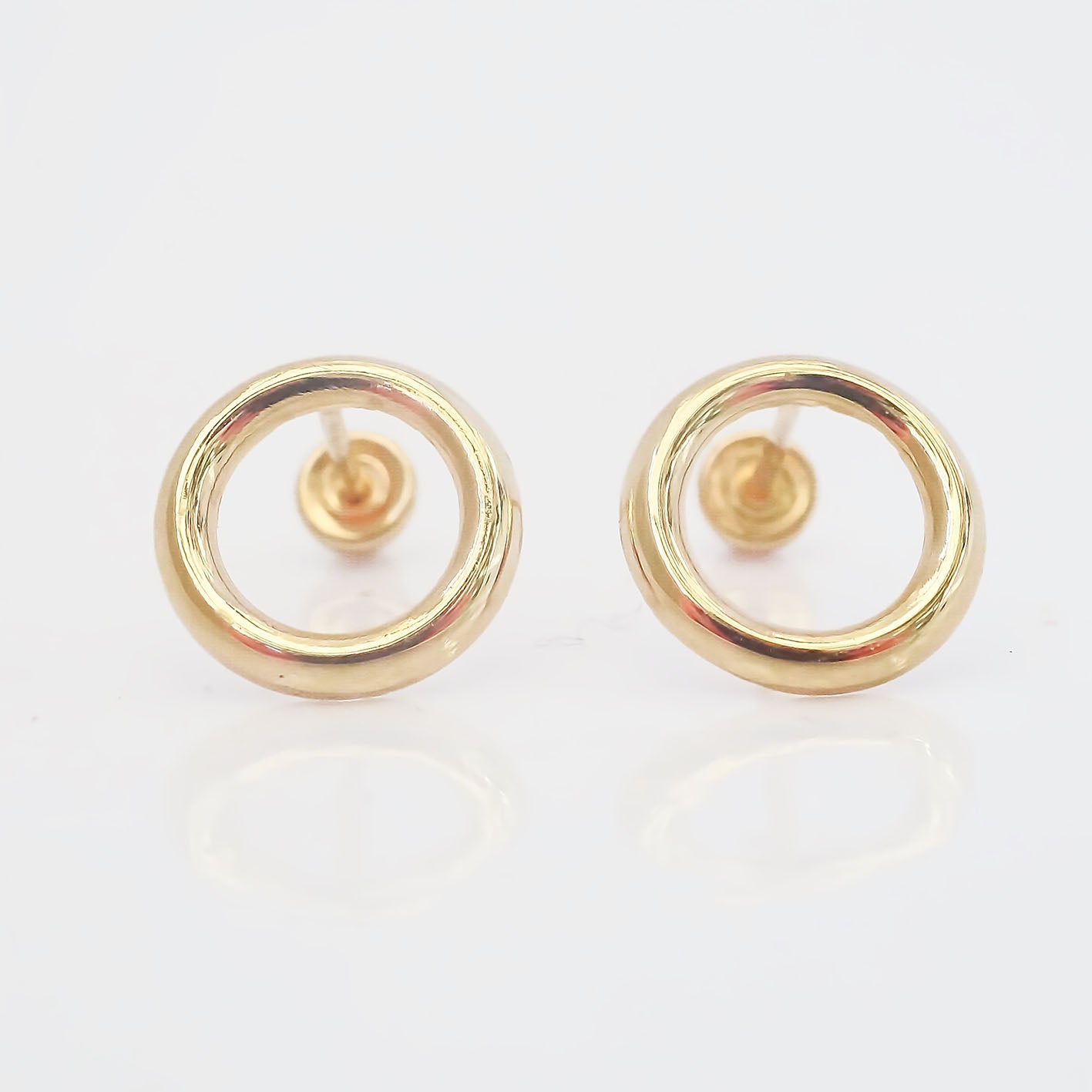Amor Eterno - Broqueles / Circulo Elegante Silueta / Oro 10k