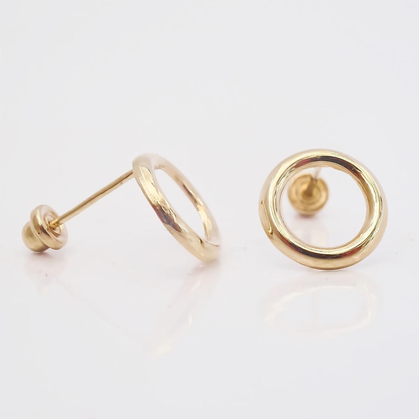Amor Eterno - Broqueles / Circulo Elegante Silueta / Oro 10k