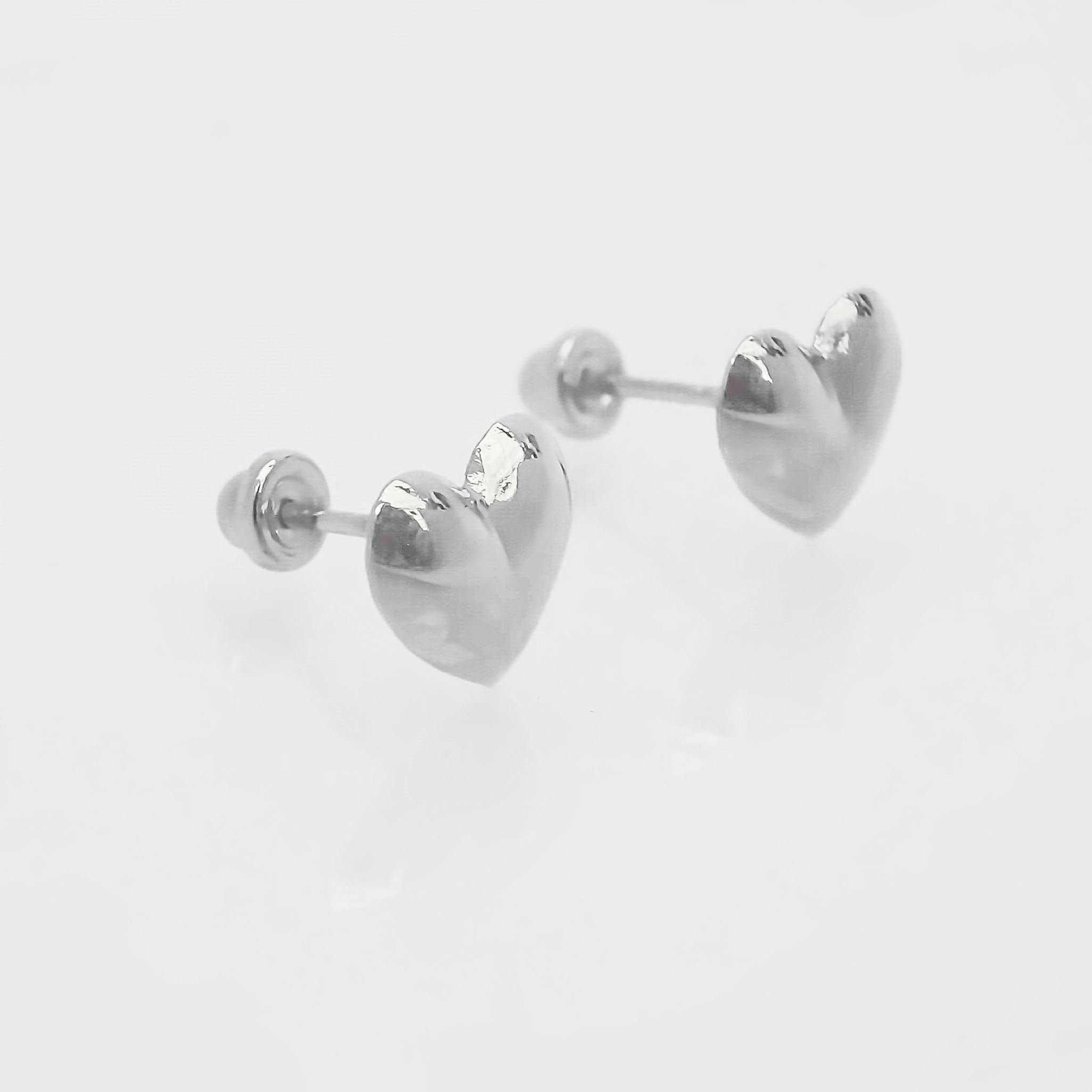 Amor Eterno - Broqueles Corazón Legacy Aretes / Oro 10k / Blanco