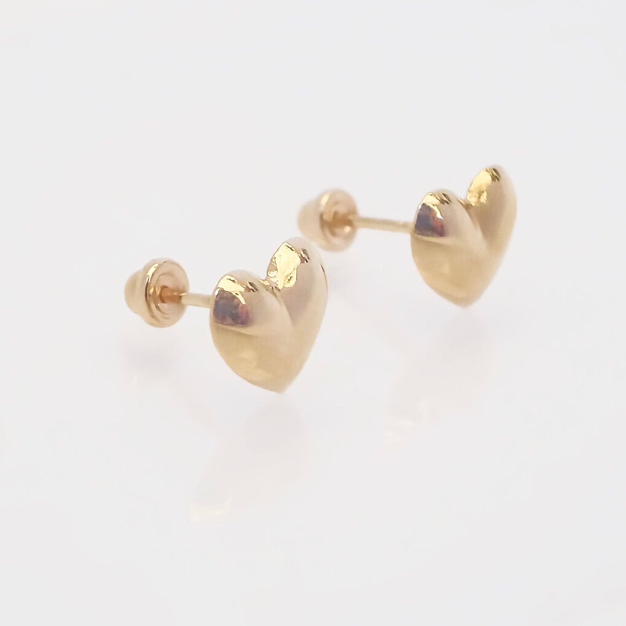Amor Eterno - Broqueles Corazón Legacy Aretes / Oro 10k
