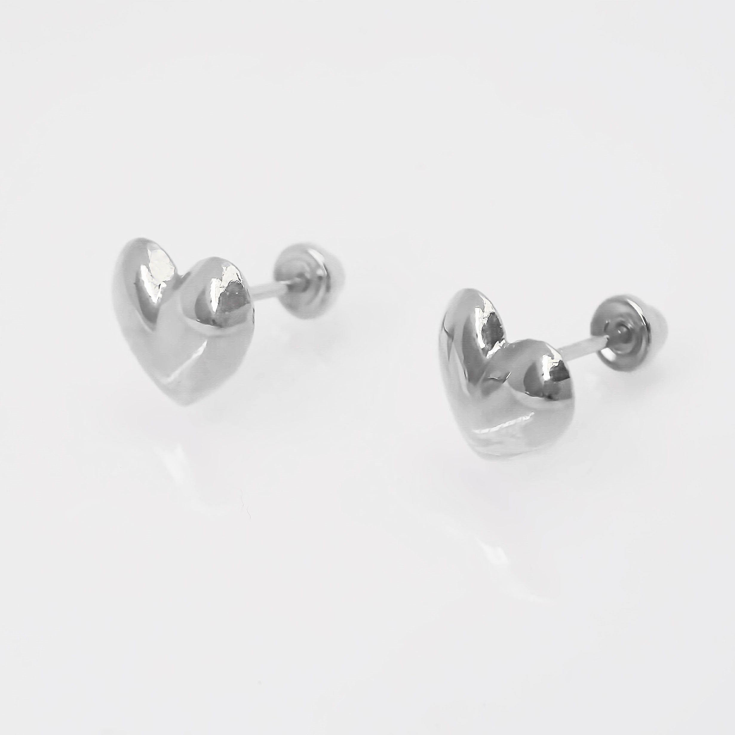 Amor Eterno - Broqueles Corazón Legacy Aretes / Oro 10k / Blanco