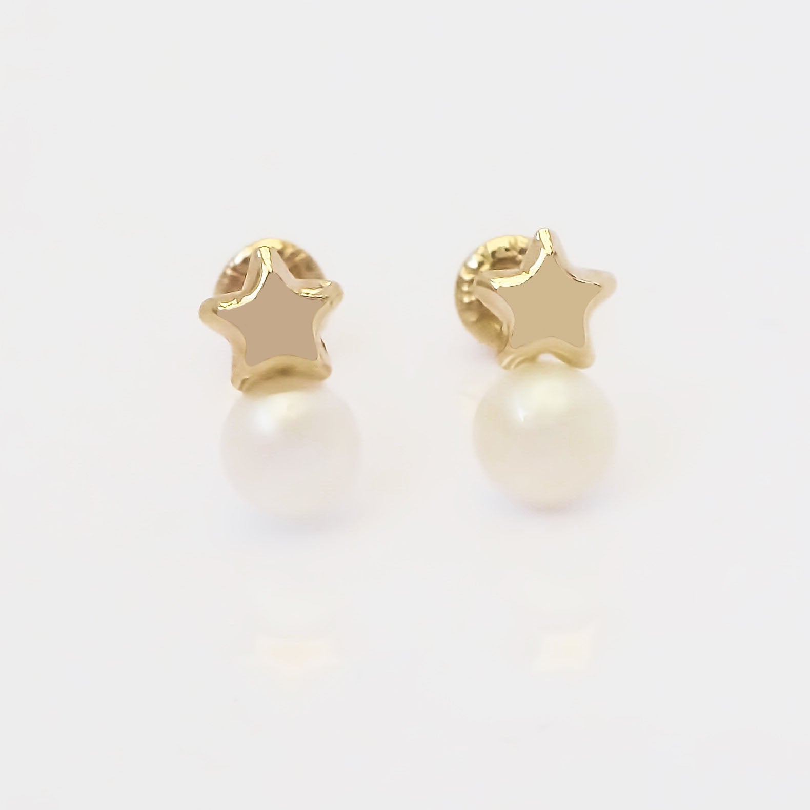 Amor Eterno - Broqueles Finos Perla Tu Y Yo / Aretes Oro 10k / Estrella