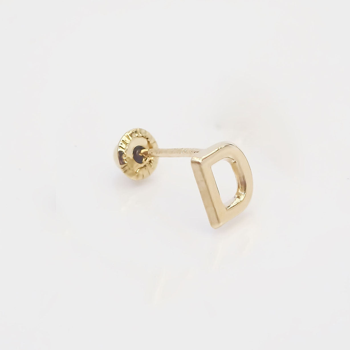 Amor Eterno - Broqueles Una Inicial Letra / Aretes / Oro 10k / D