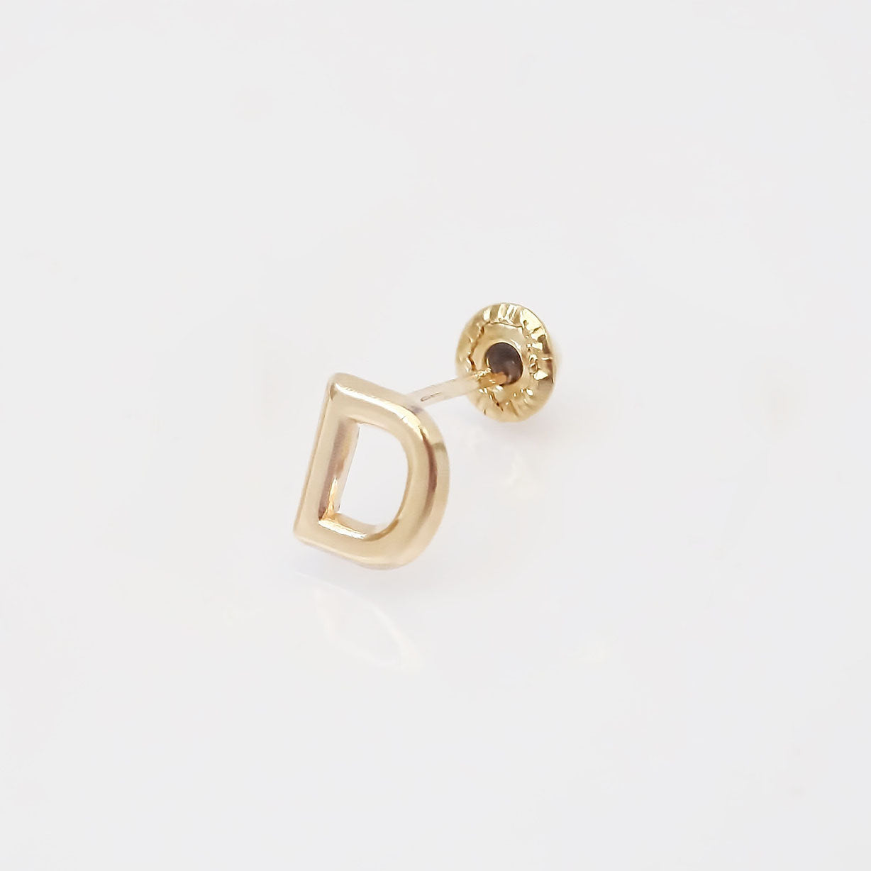 Amor Eterno - Broqueles Una Inicial Letra / Aretes / Oro 10k / D