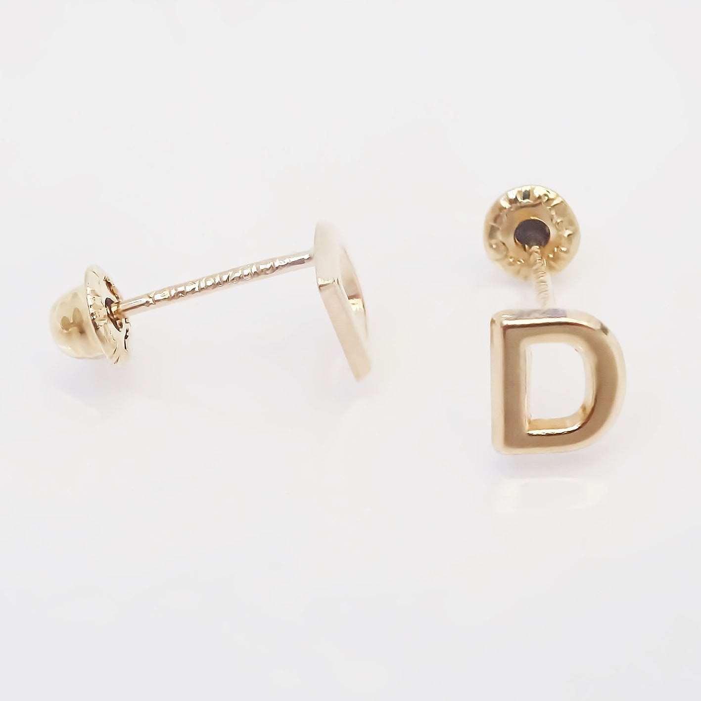 Amor Eterno - Broqueles Par Letra Inicial / Aretes / Oro 10k / D