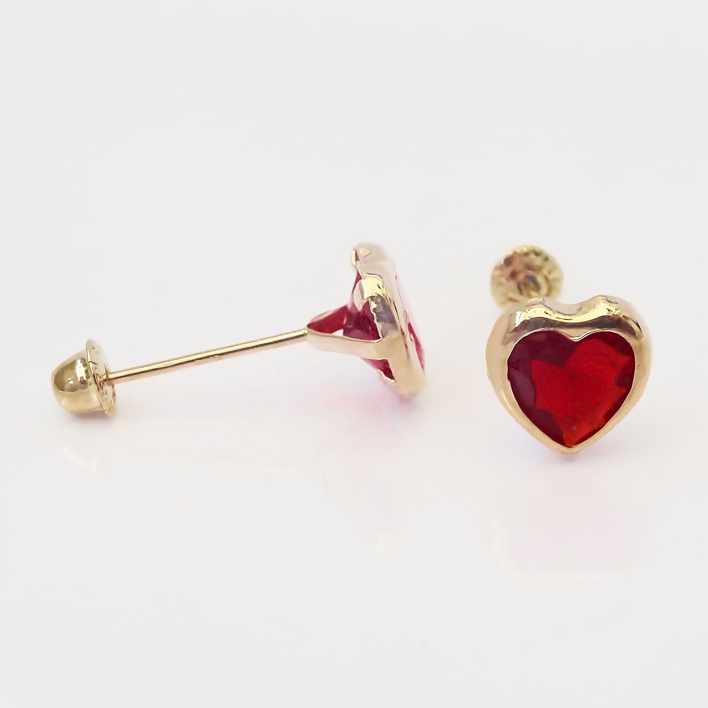 Amor Eterno - Broquel Corazón Bisel #5 / Aretes Oro 10k