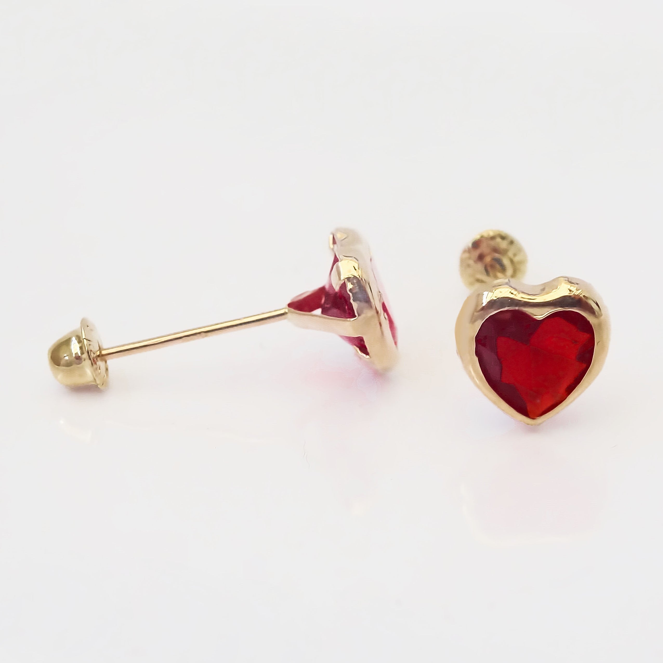Amor Eterno - Broquel Corazón Bisel #5 / Aretes Oro 10k
