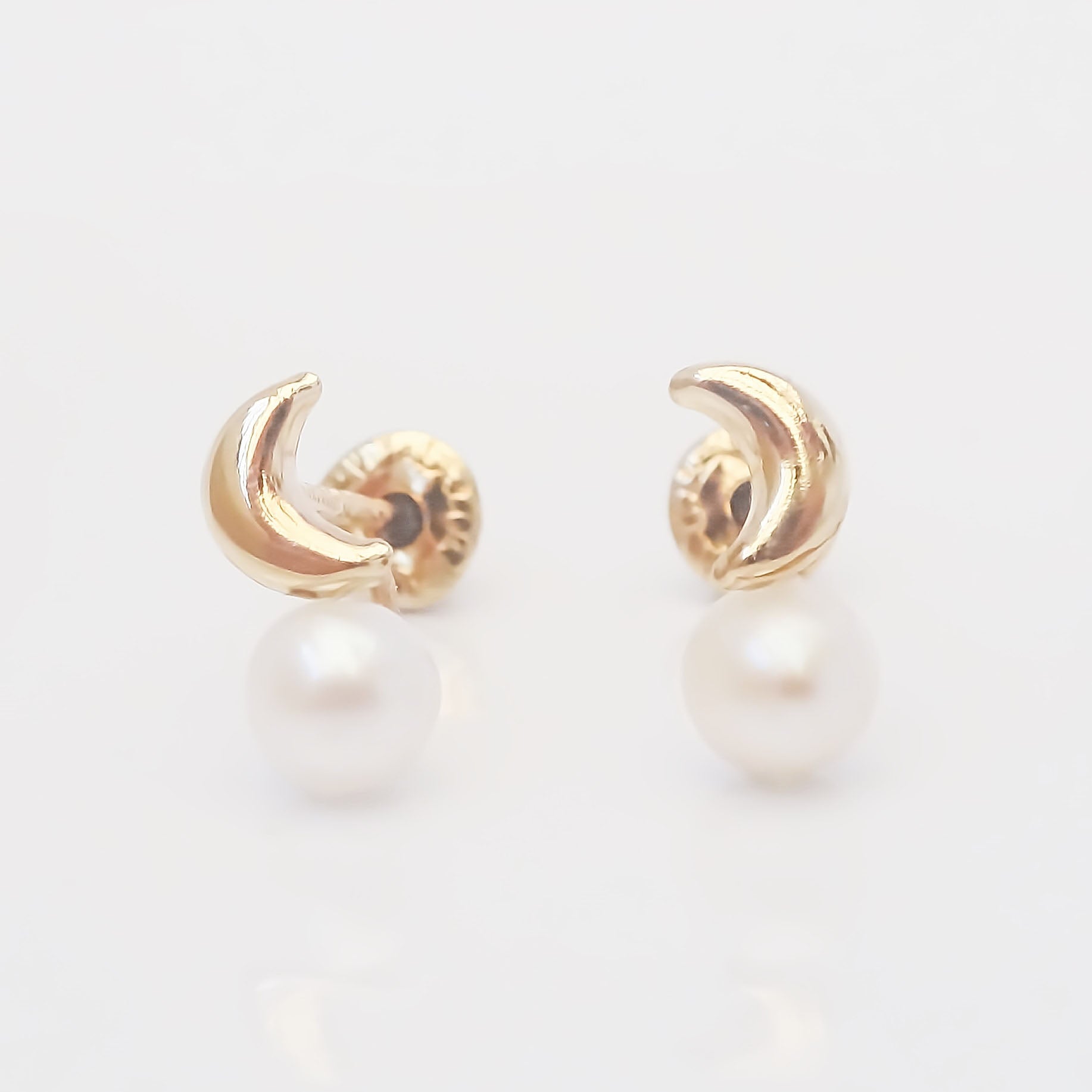 Amor Eterno - Broqueles Finos Perla Tu Y Yo / Aretes Oro 10k / Luna