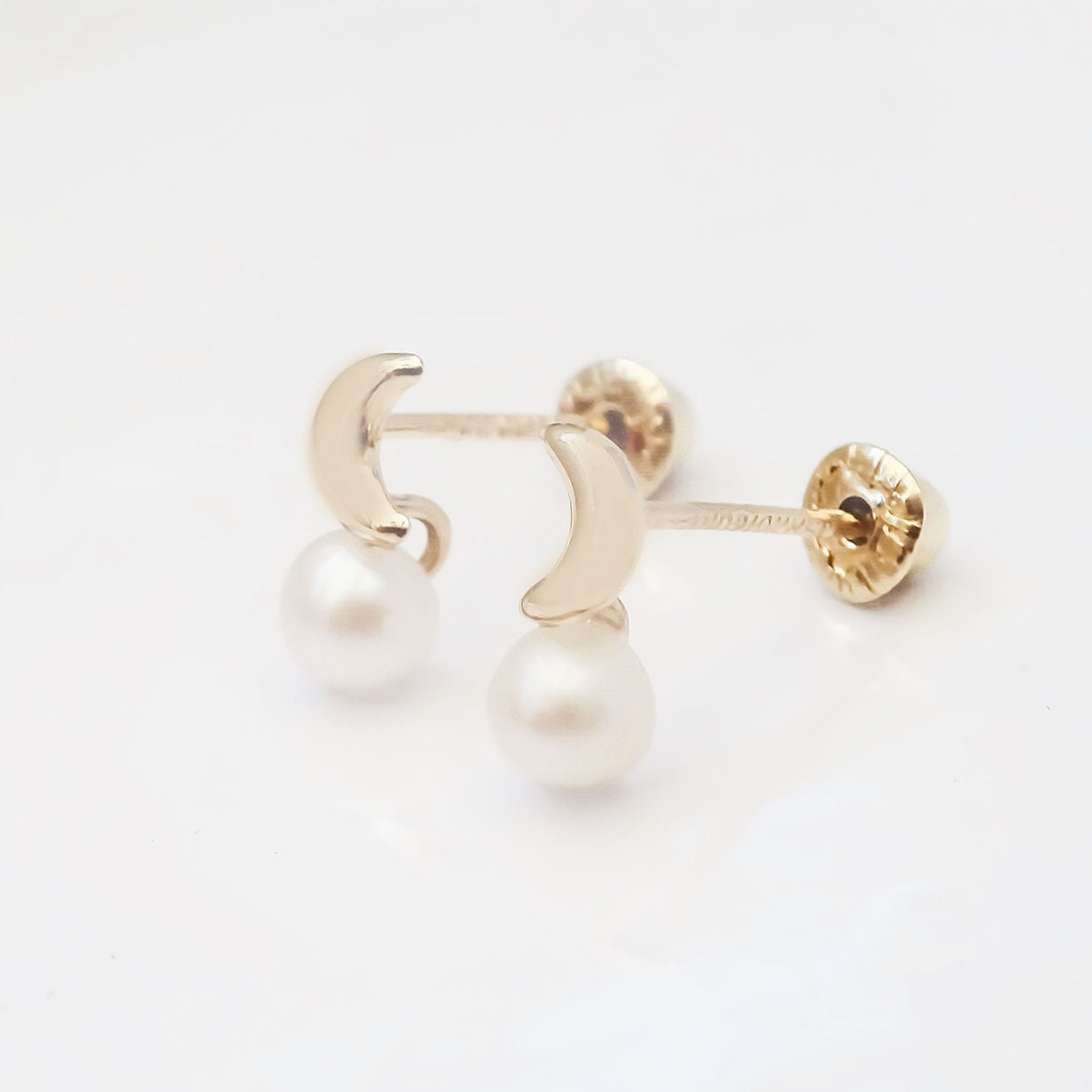Amor Eterno - Broqueles Finos Perla Tu Y Yo / Aretes Oro 10k / Luna