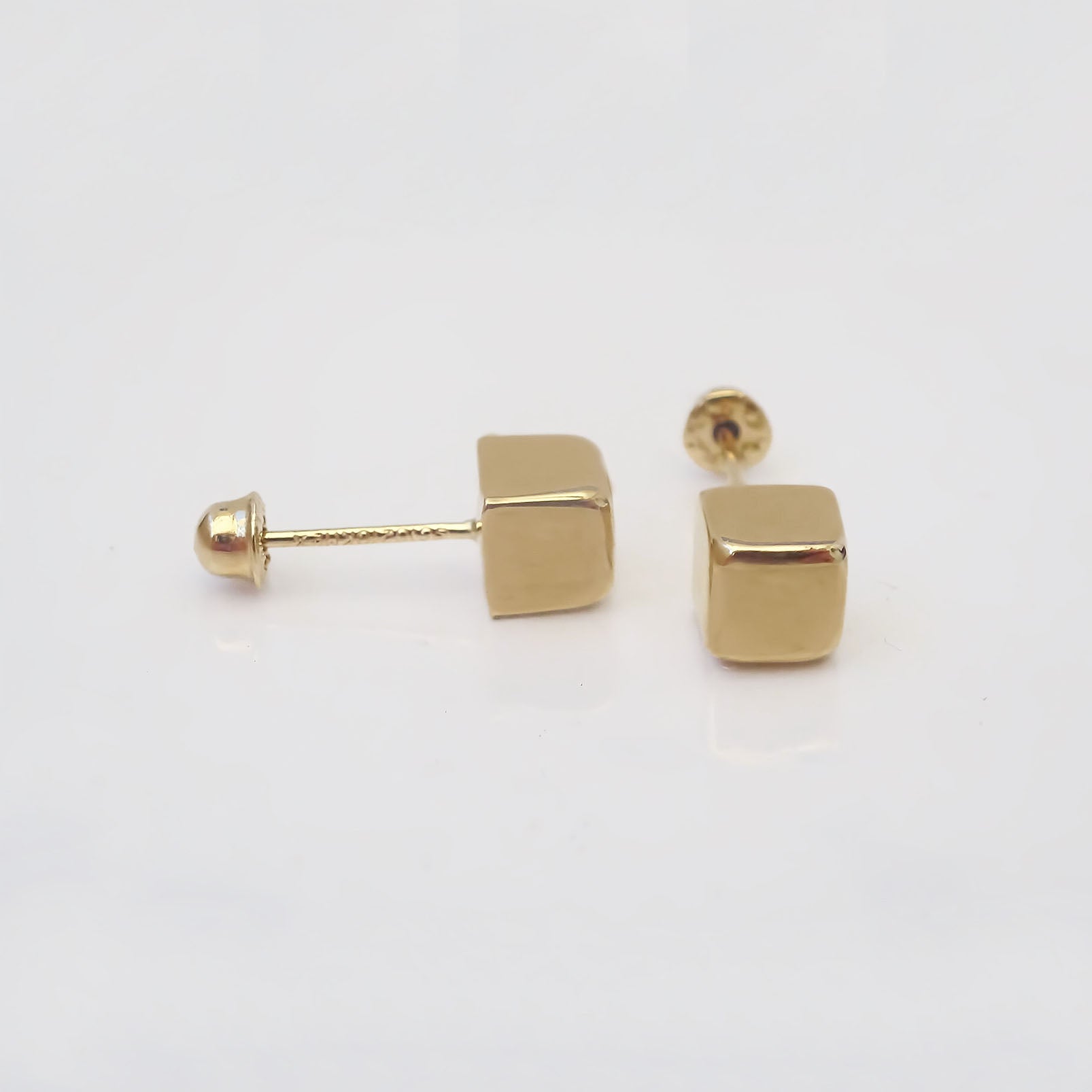 Amor Eterno - Broqueles Cubo Dado Aretes / Oro 10k