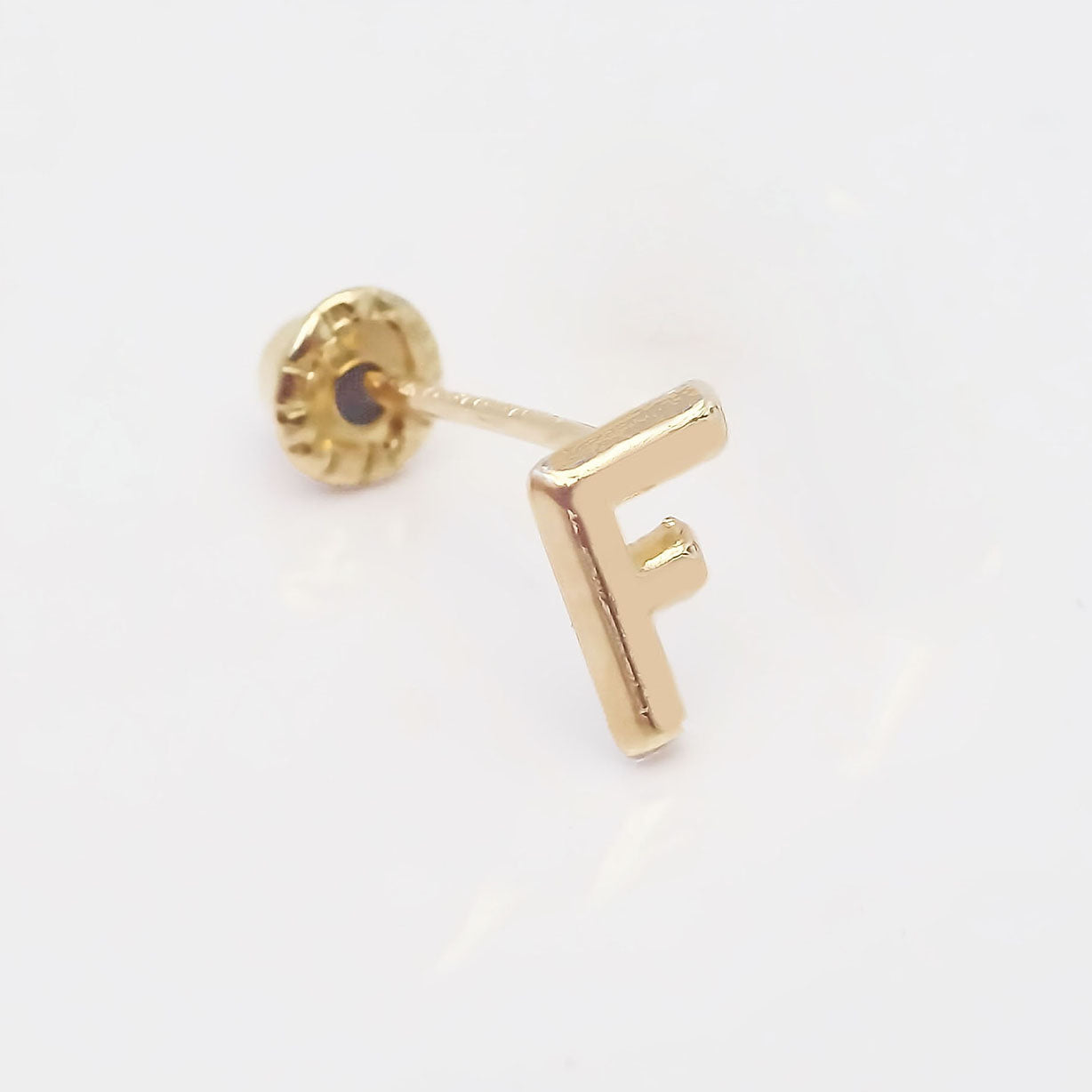 Amor Eterno - Broqueles Una Inicial Letra / Aretes / Oro 10k / F