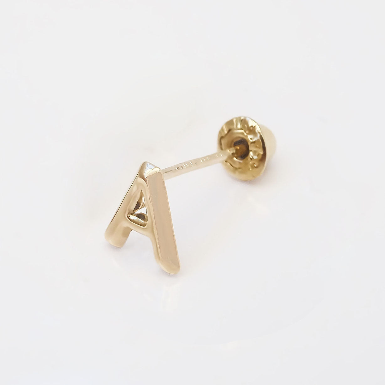 Amor Eterno - Broqueles Una Inicial Letra / Aretes / Oro 10k / A