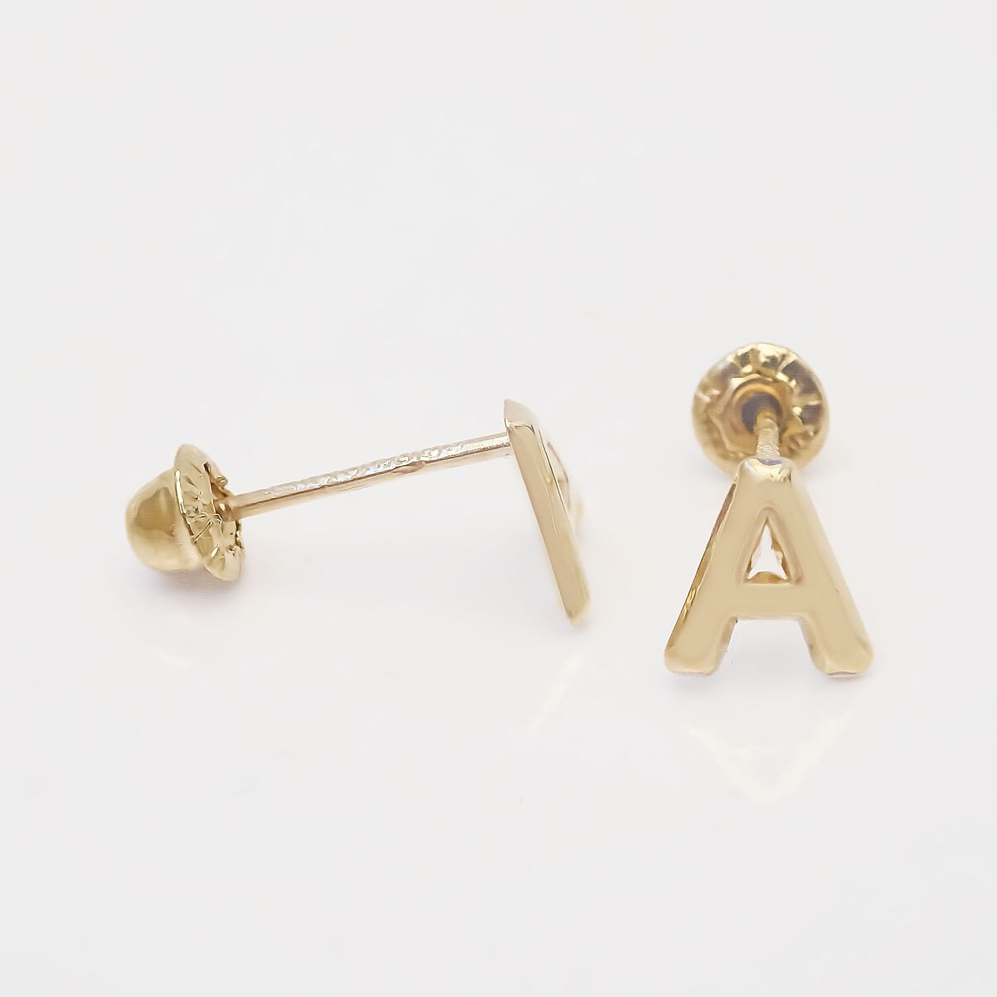 Amor Eterno - Broqueles Par Letra Inicial / Aretes / Oro 10k / A