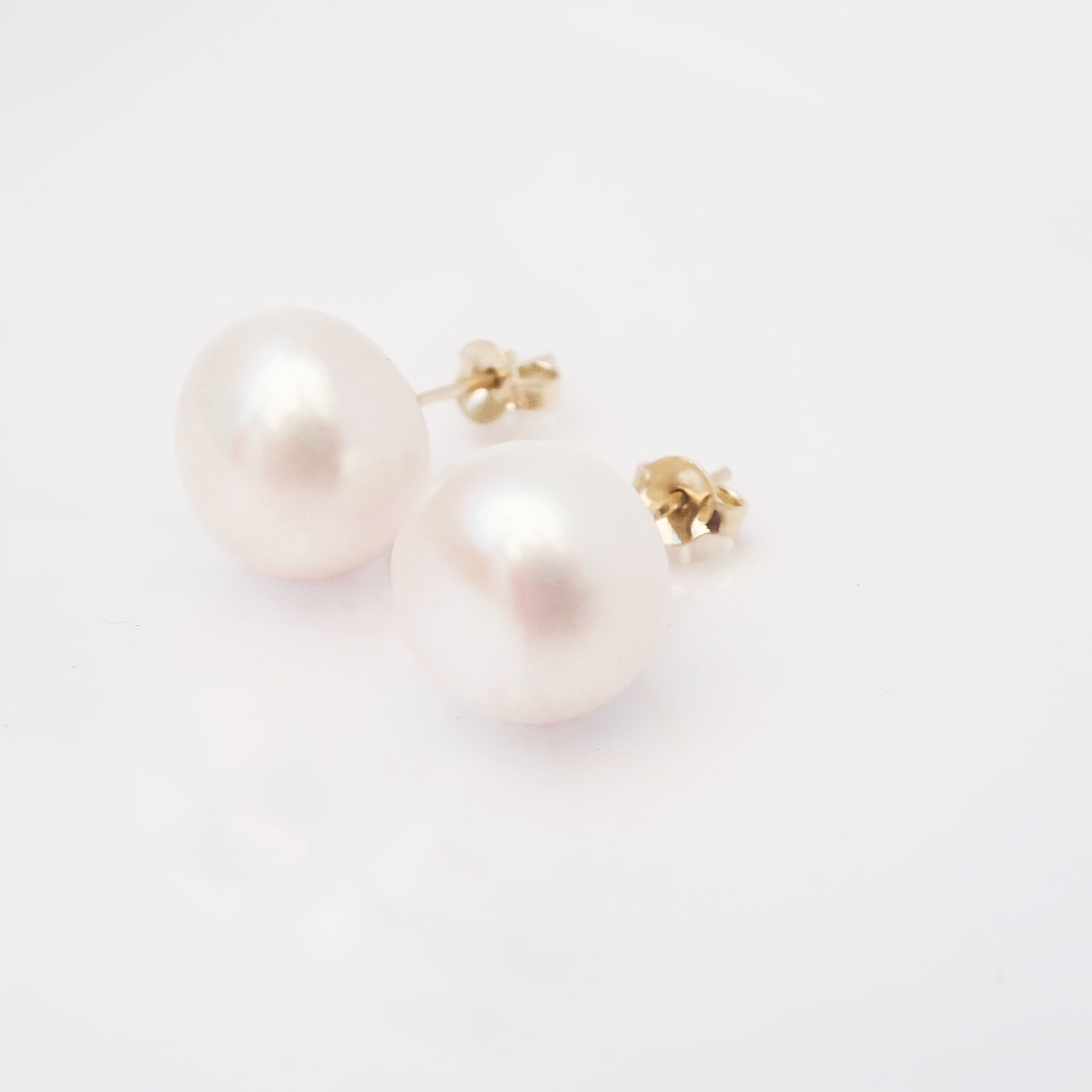 Amor Eterno - Broqueles Elegantes / Perla 9mm Aretes Oro 10k