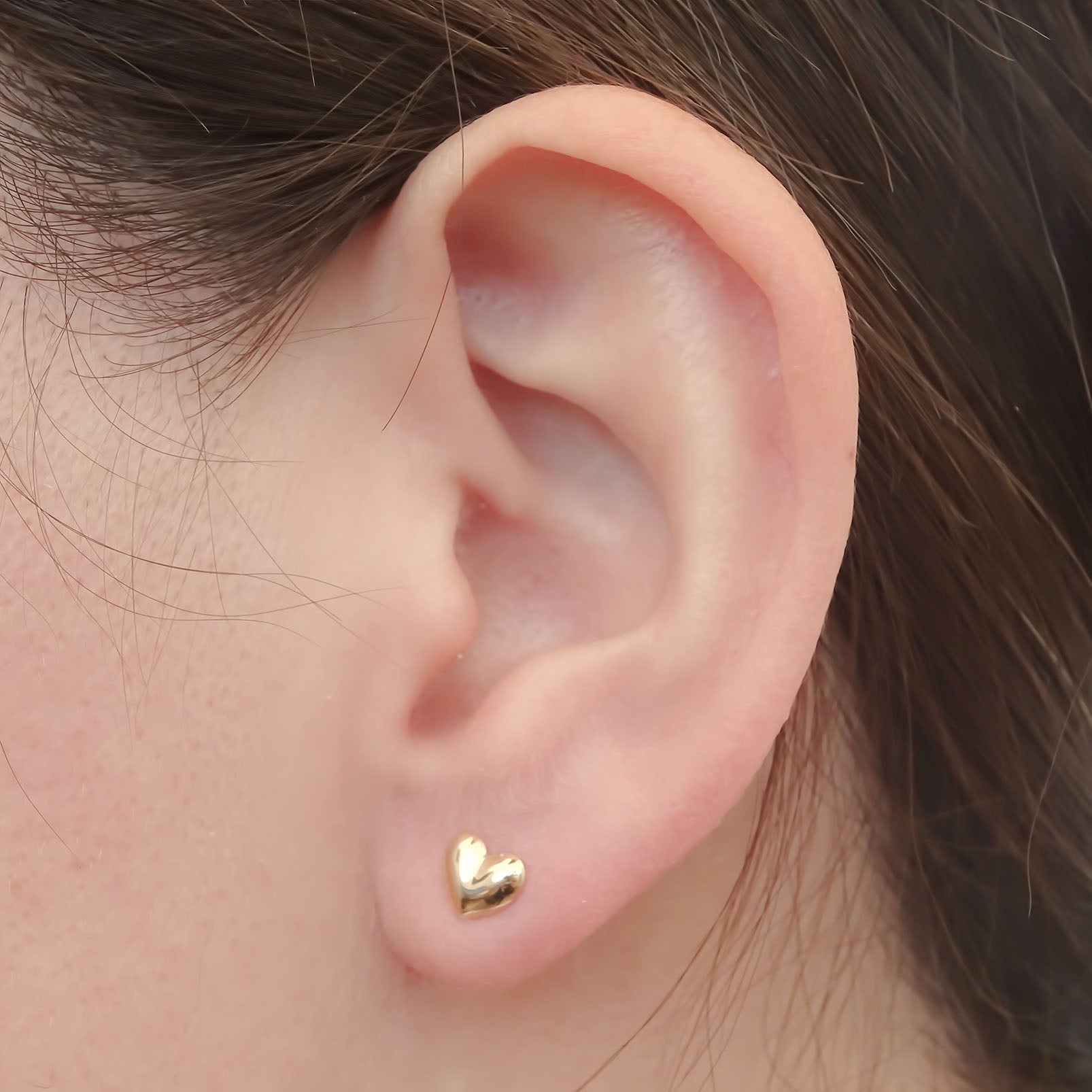 Amor Eterno - Broqueles Corazón Legacy Aretes / Oro 10k